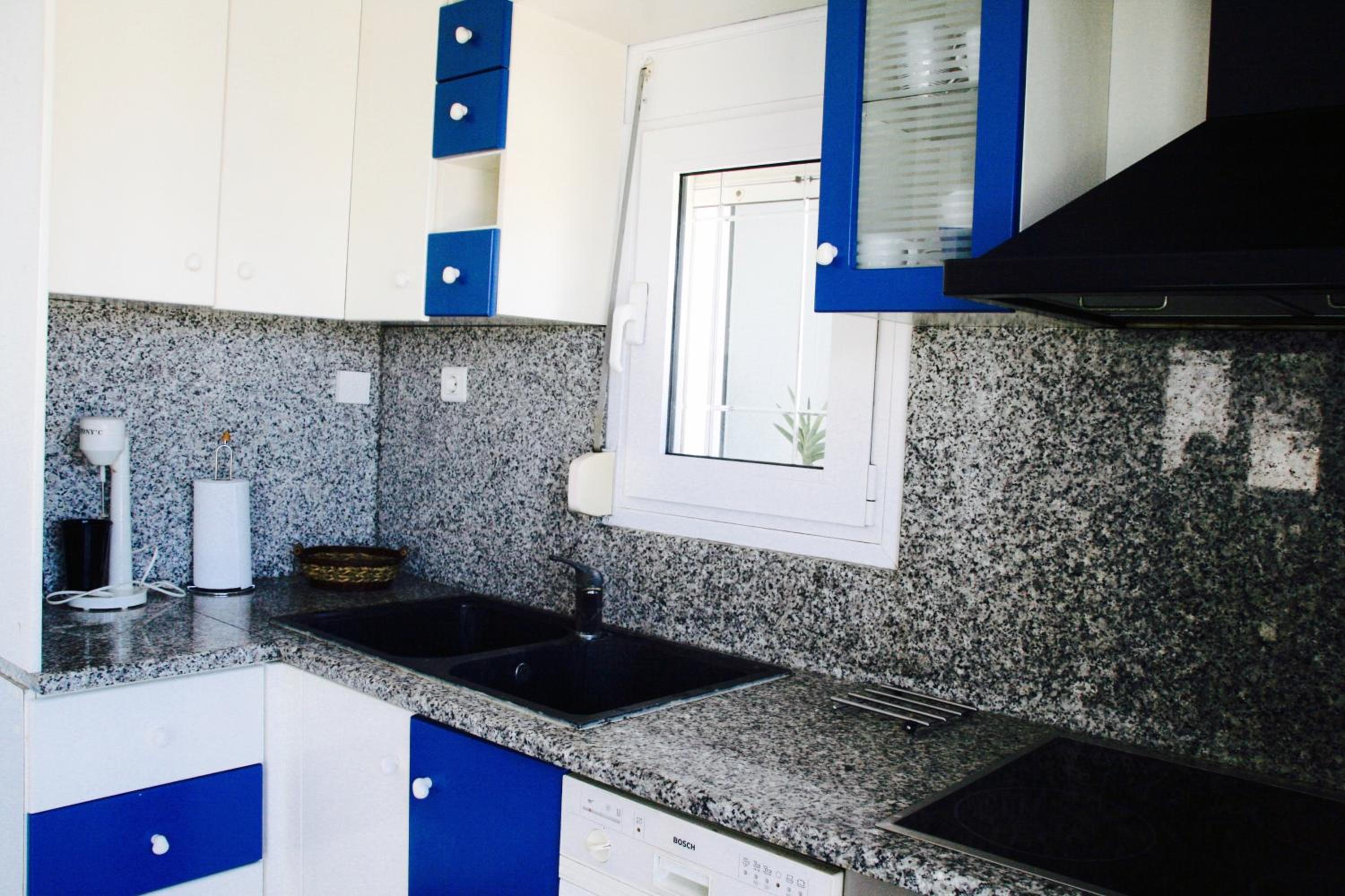 Deluxe One-Bedroom Apartment with Ocean View photo 3
