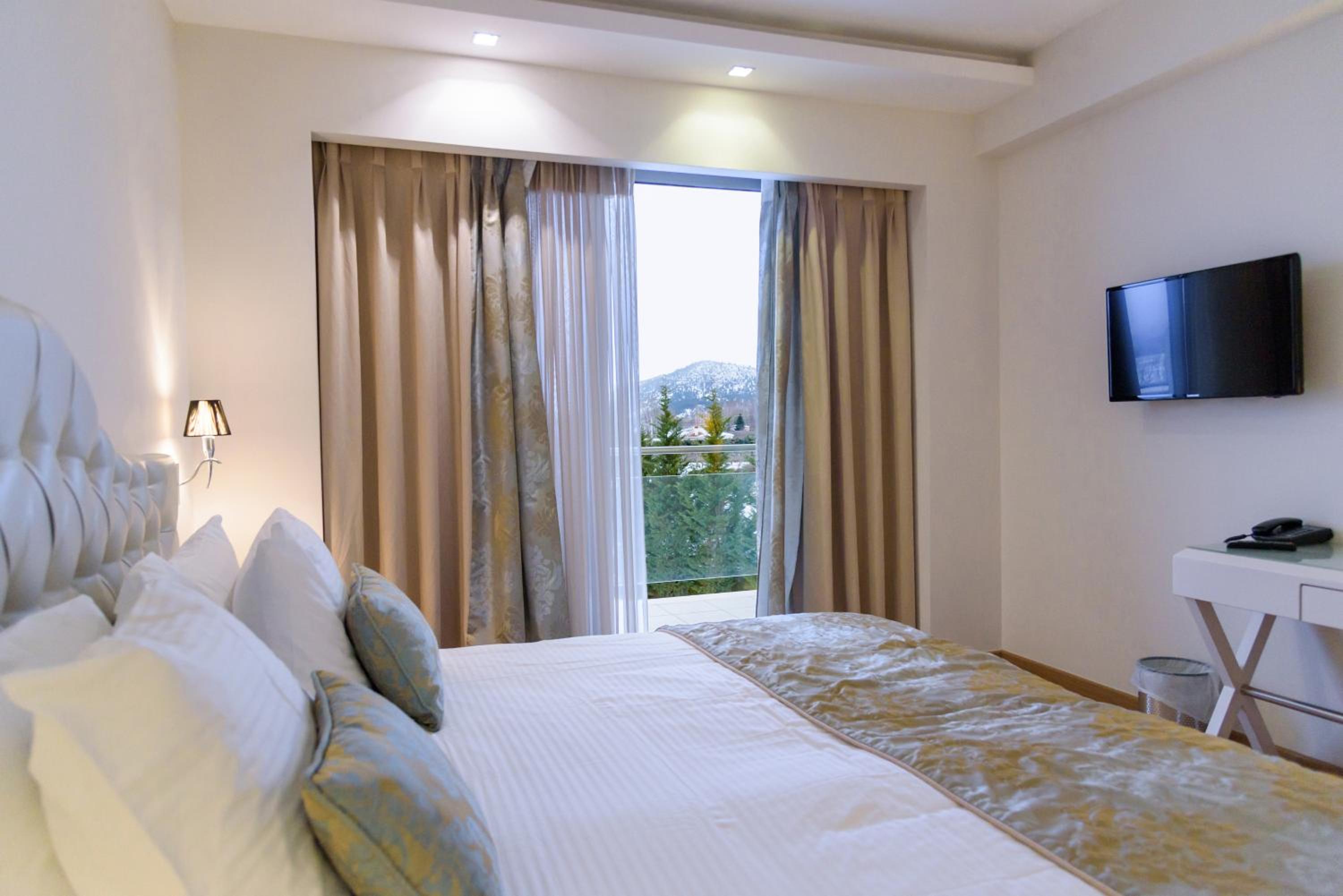 Double or Twin Room - Photo 6