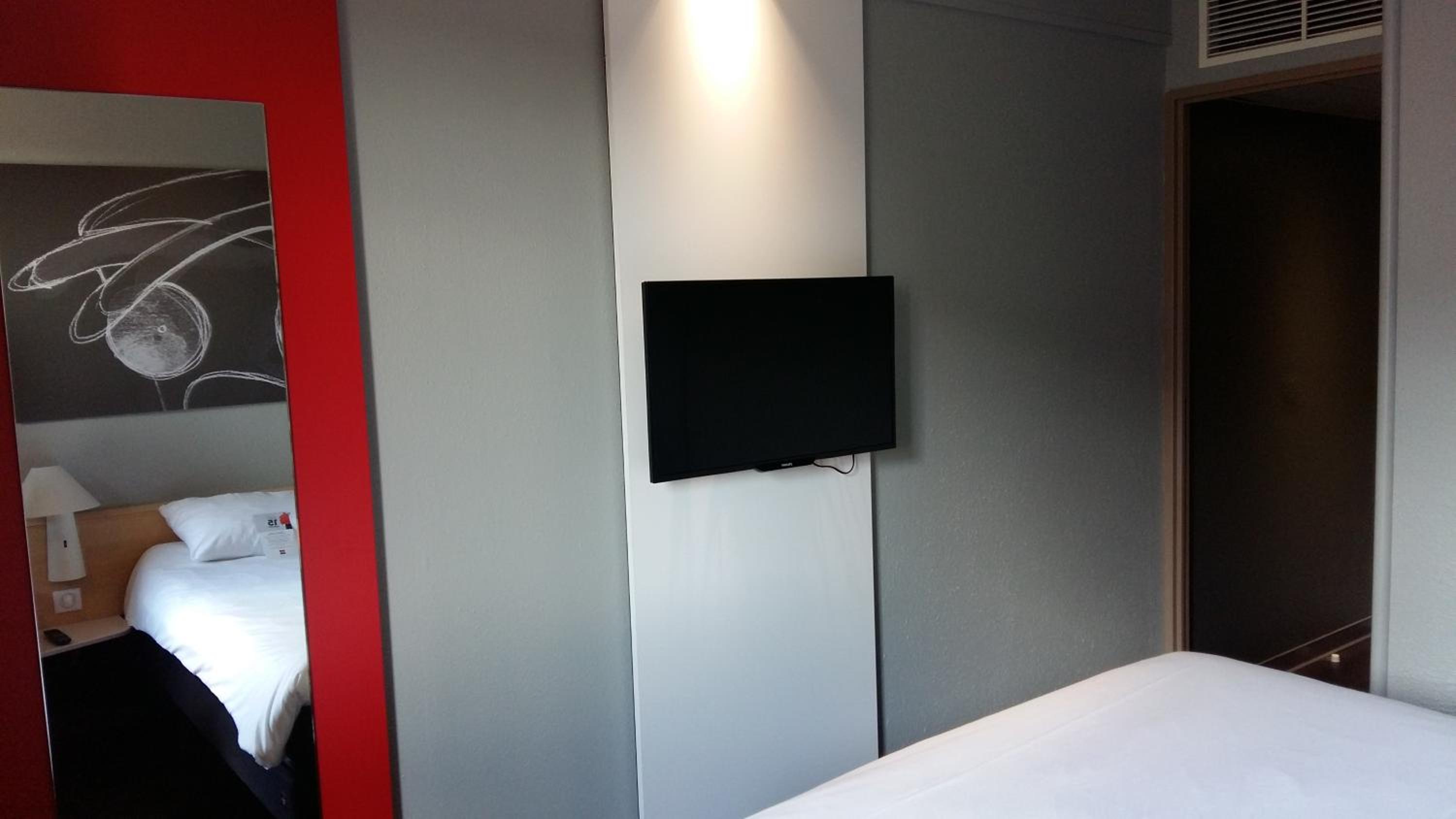 Standard Double Room - Photo 3