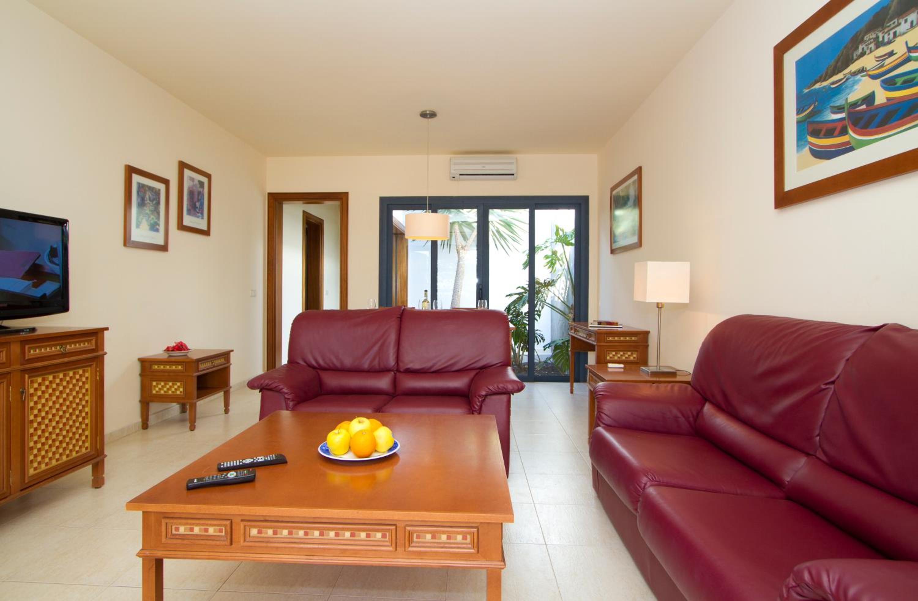 Villa de Dos Habitaciones con Piscina Privada
