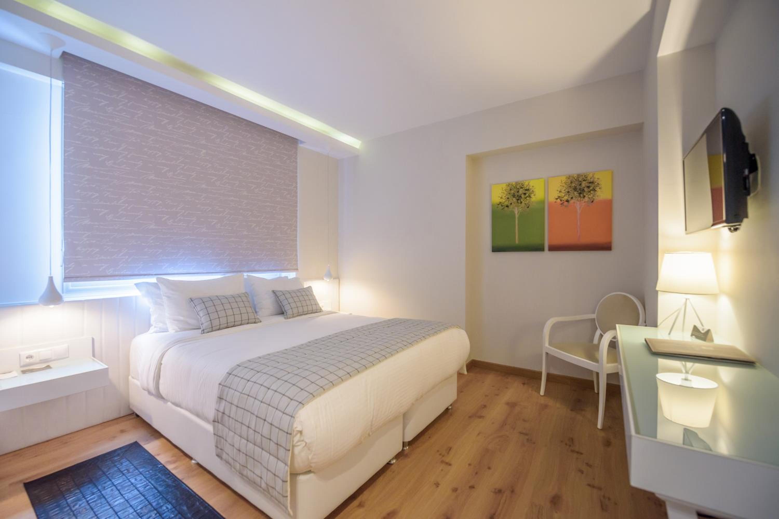 Double Room for Single Use