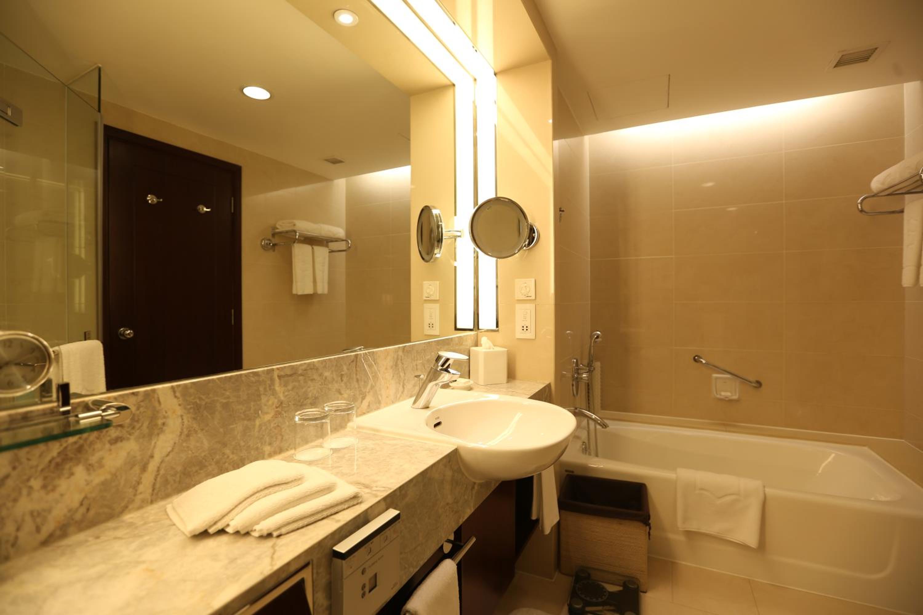 Superior Twin Room - Photo 4