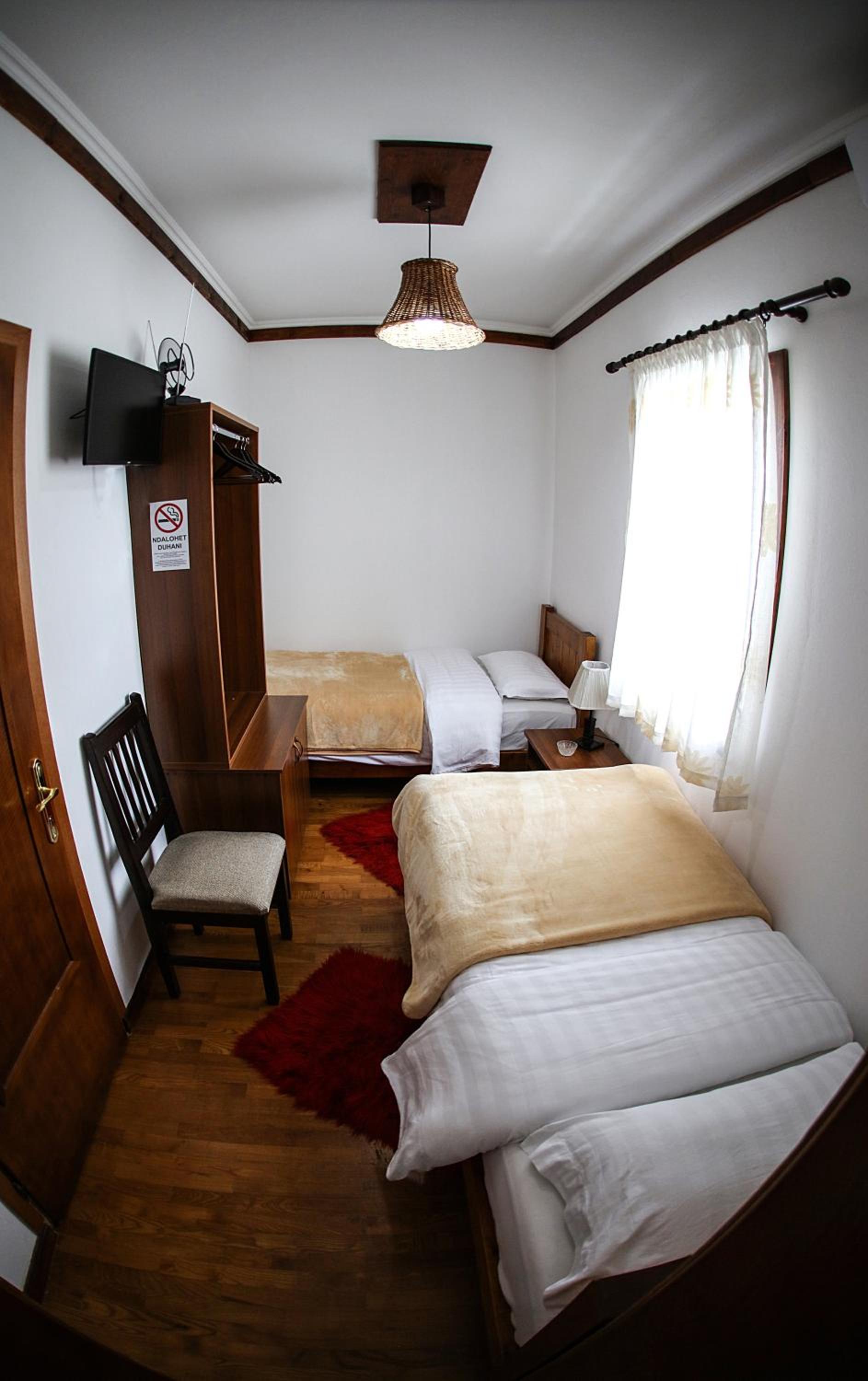 Economy Twin Room photo 1