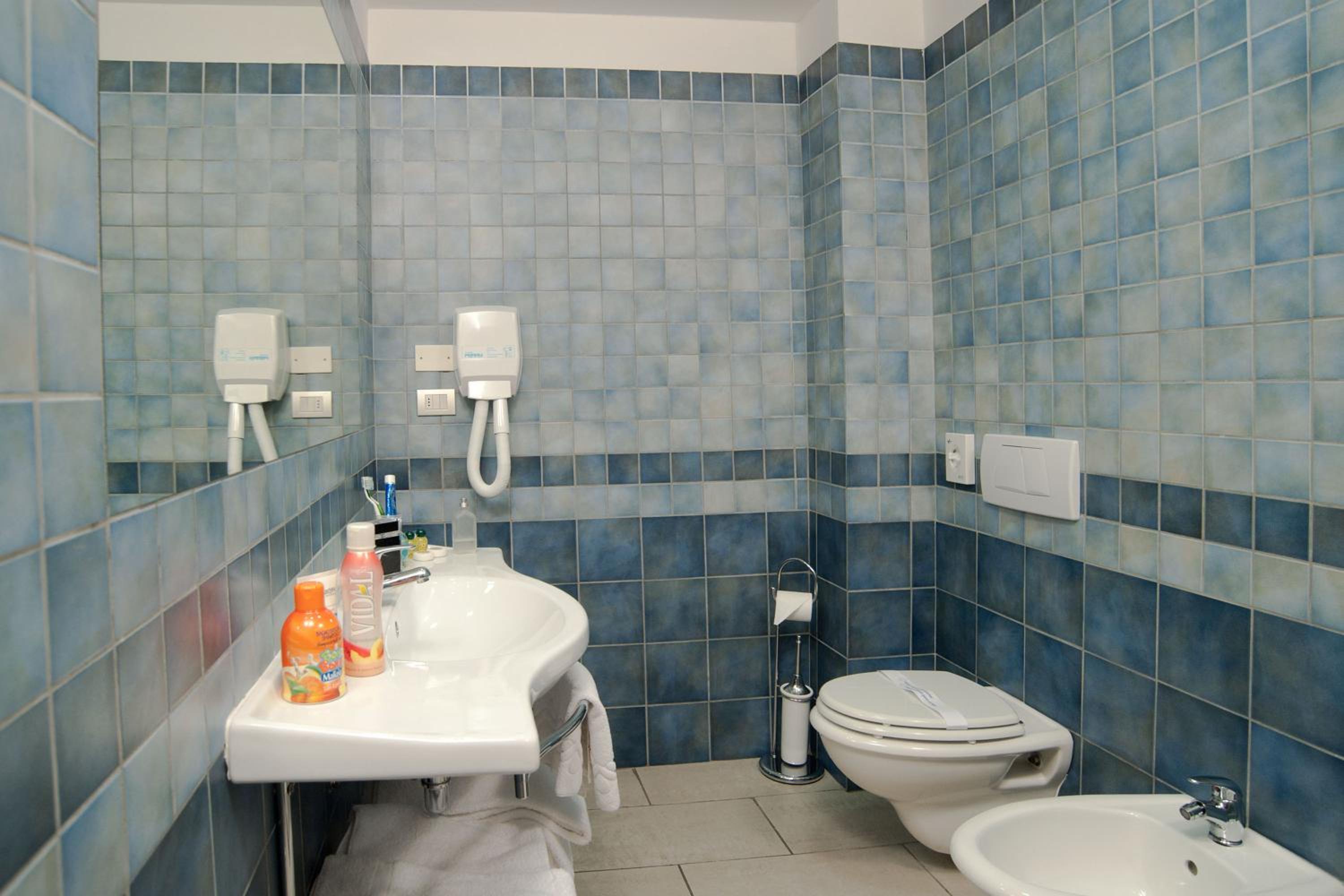 Double Room - Photo 6