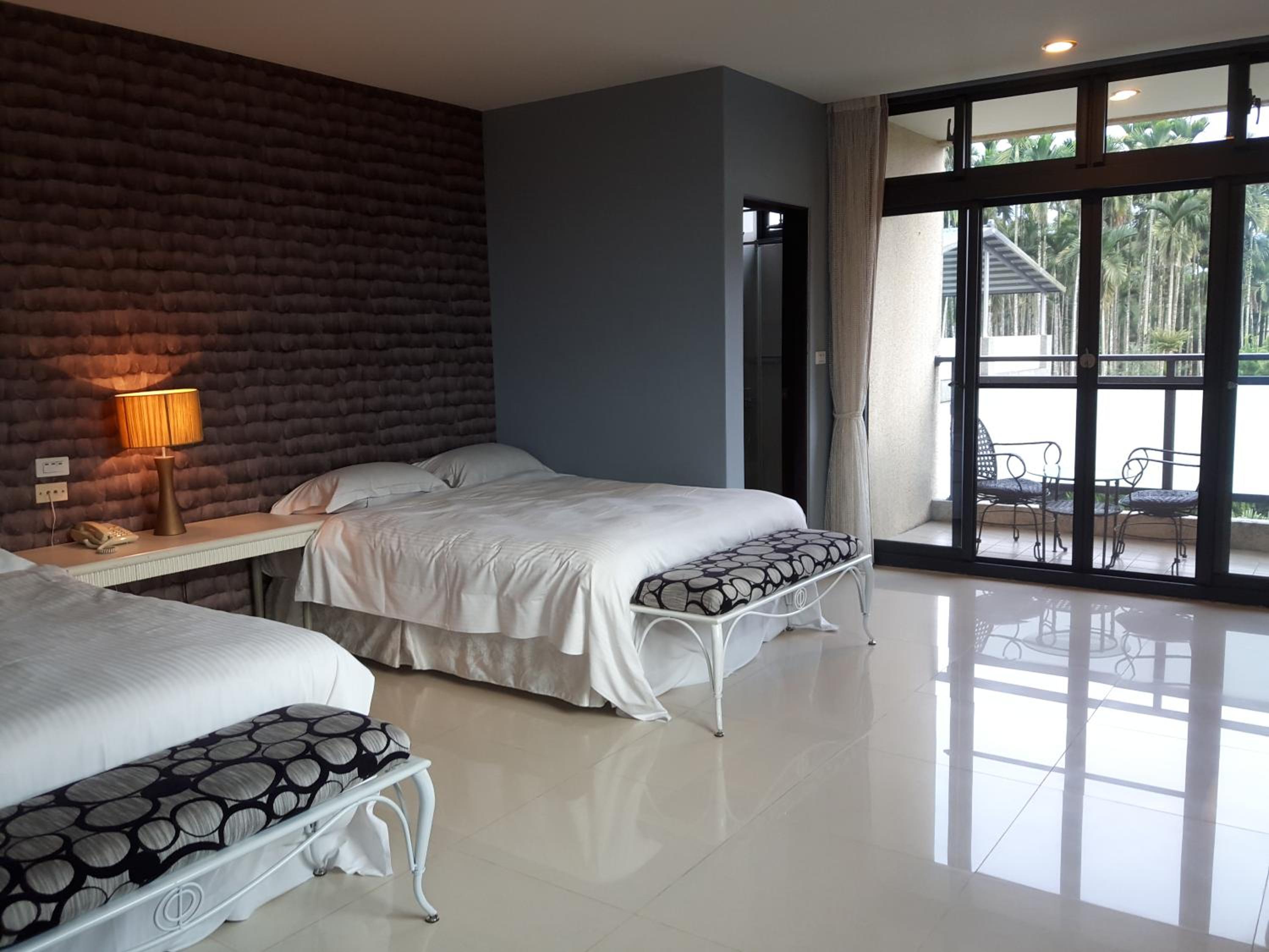 Quadruple Room with Balcony photo 3