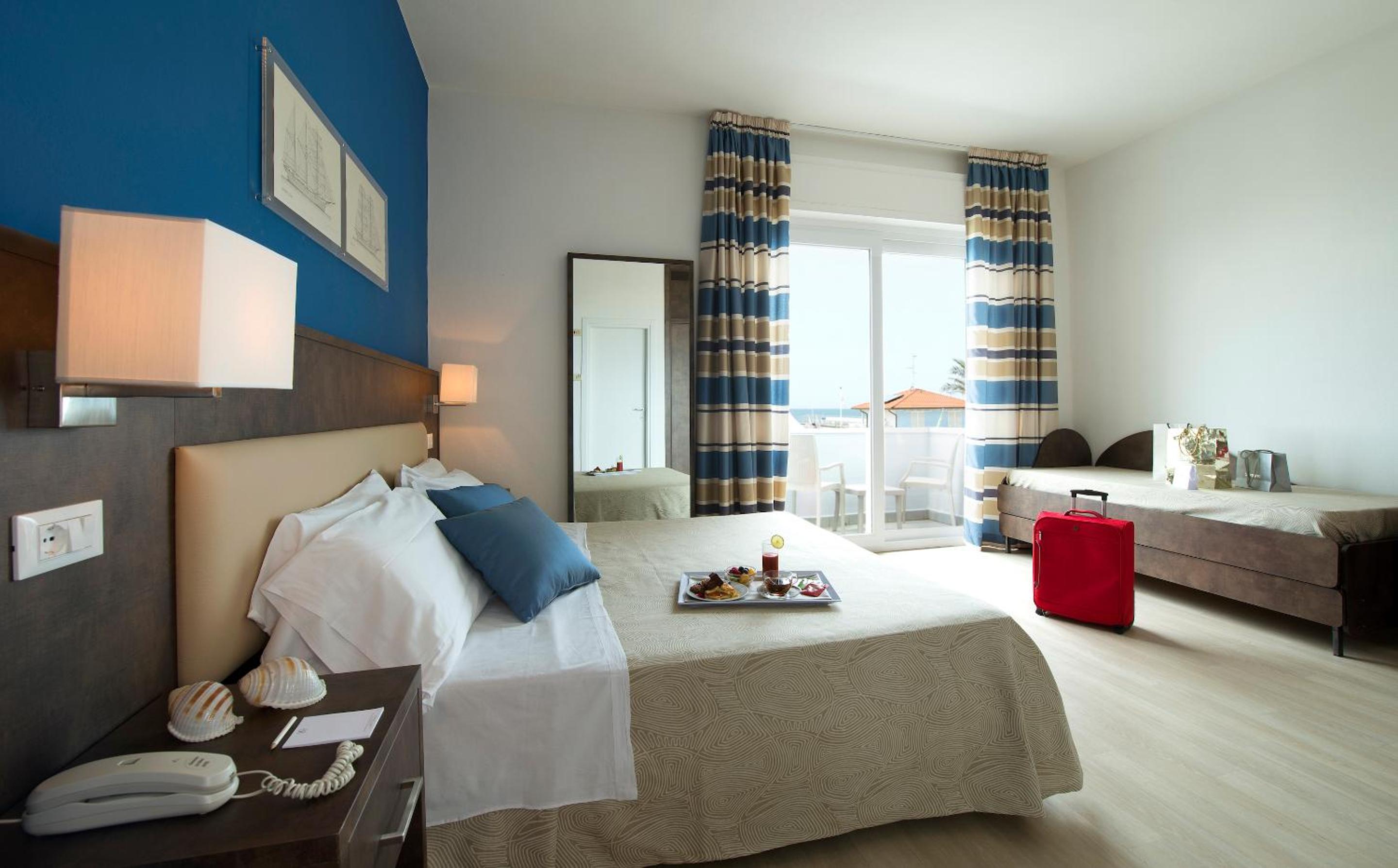 Family Room with Sea View photo 3