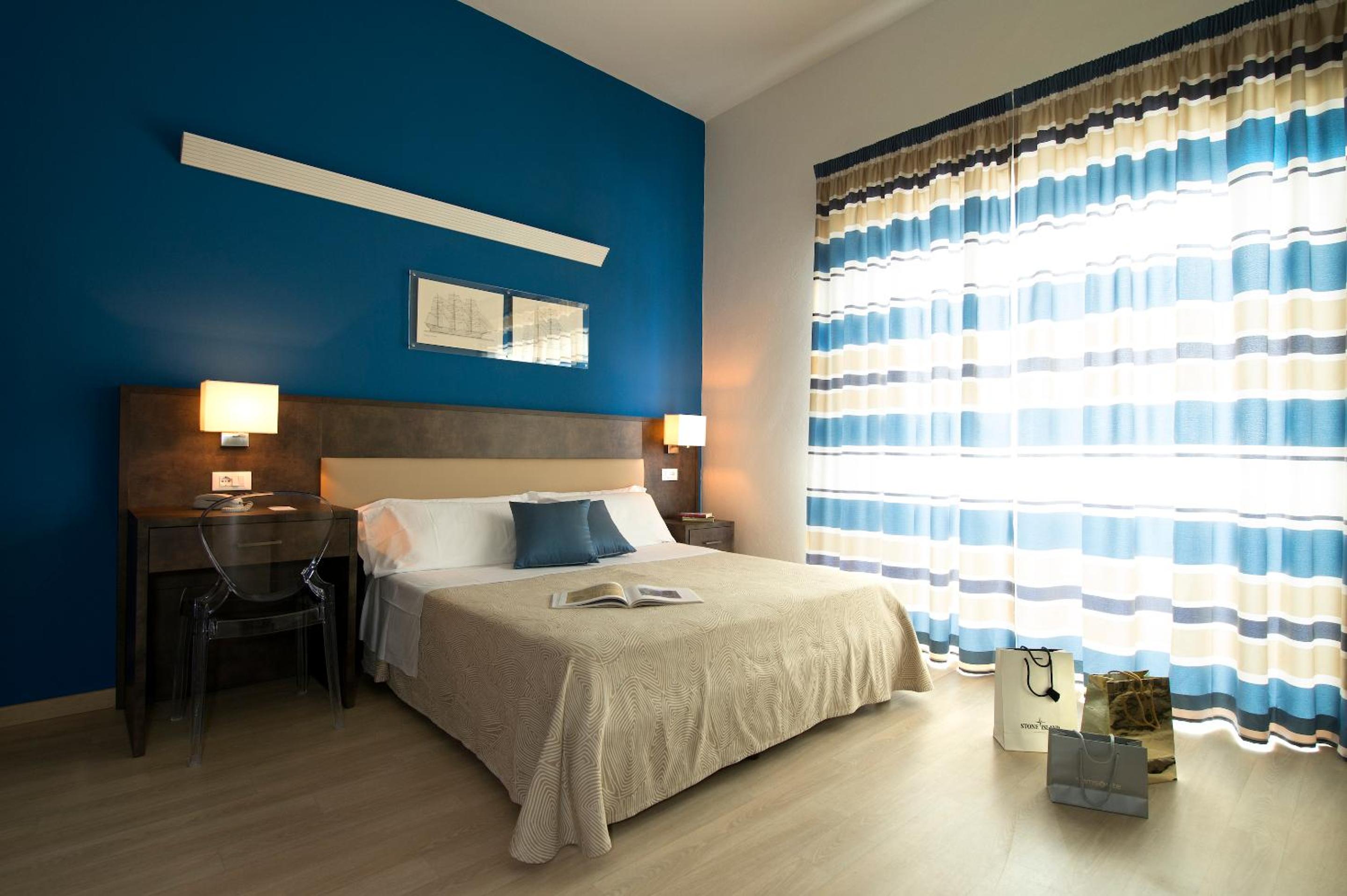 Family Room with Sea View photo 2
