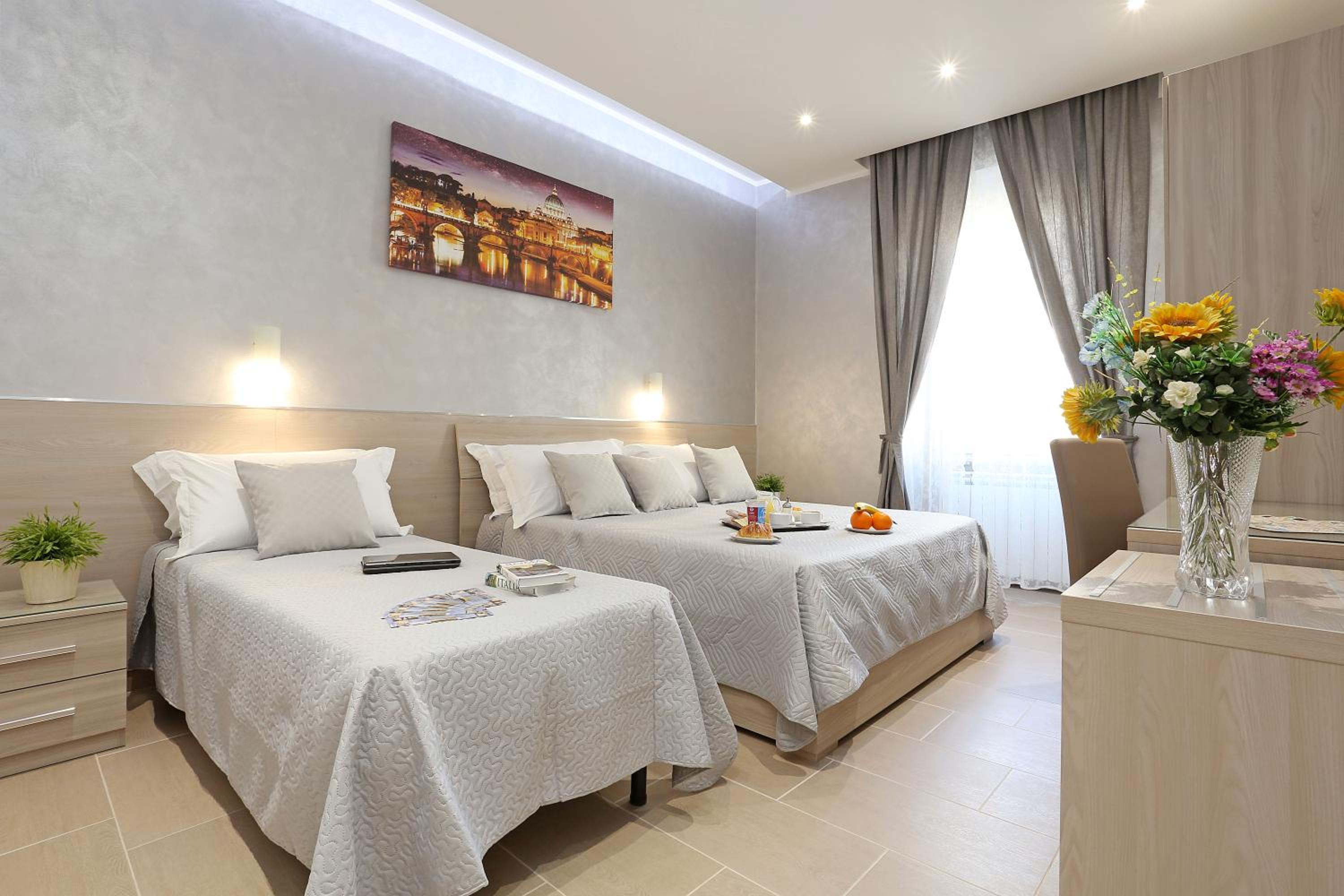 Double or Twin Room with City View photo 1