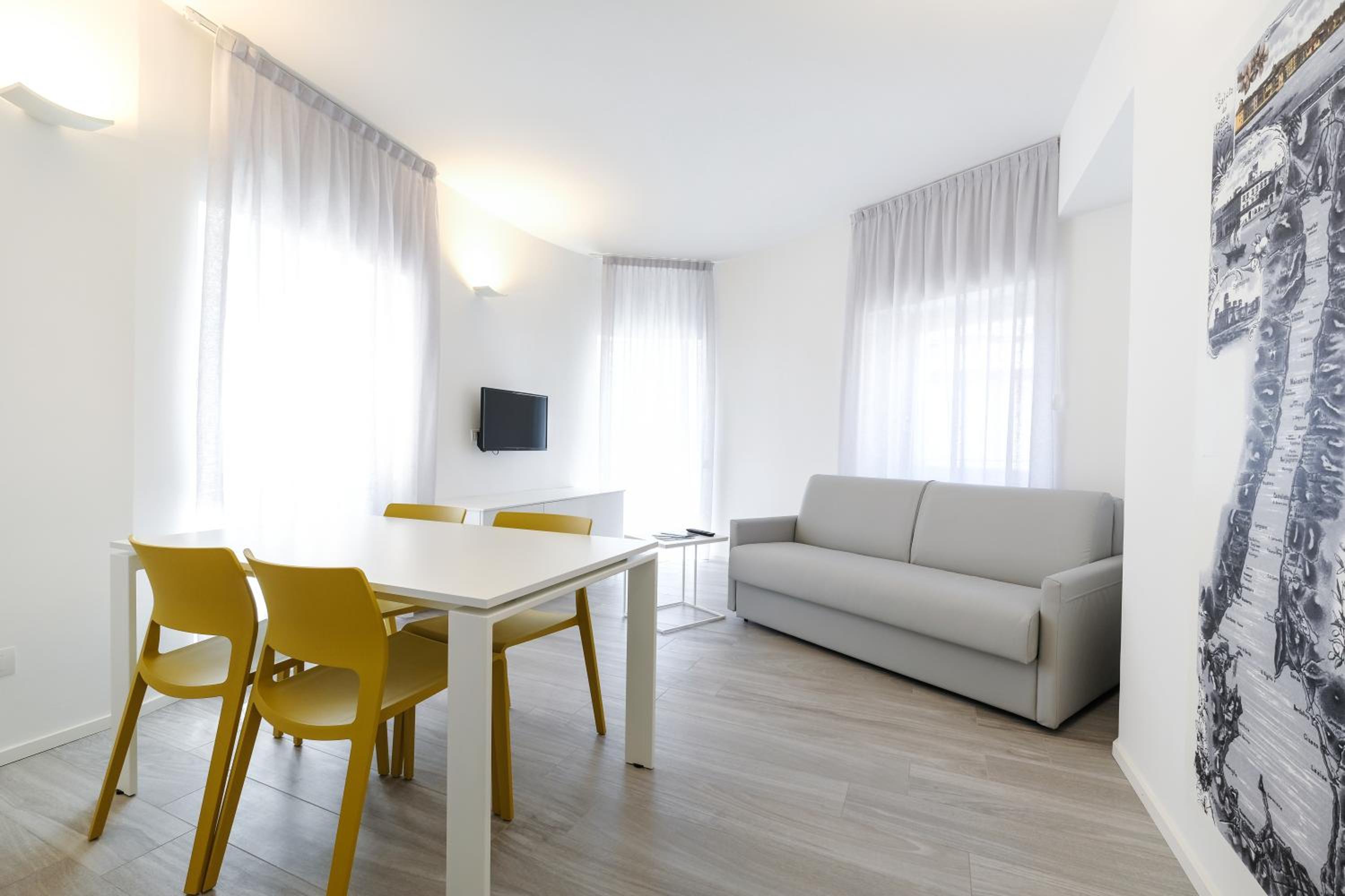 Two-Bedroom Apartment with Lake View photo 1