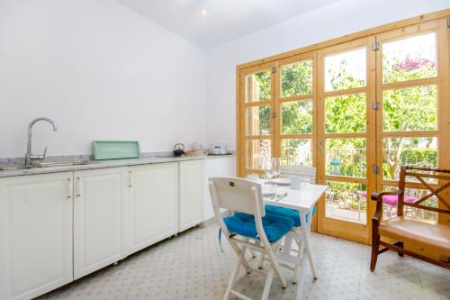 One-Bedroom Apartment with Balcony - Photo 4
