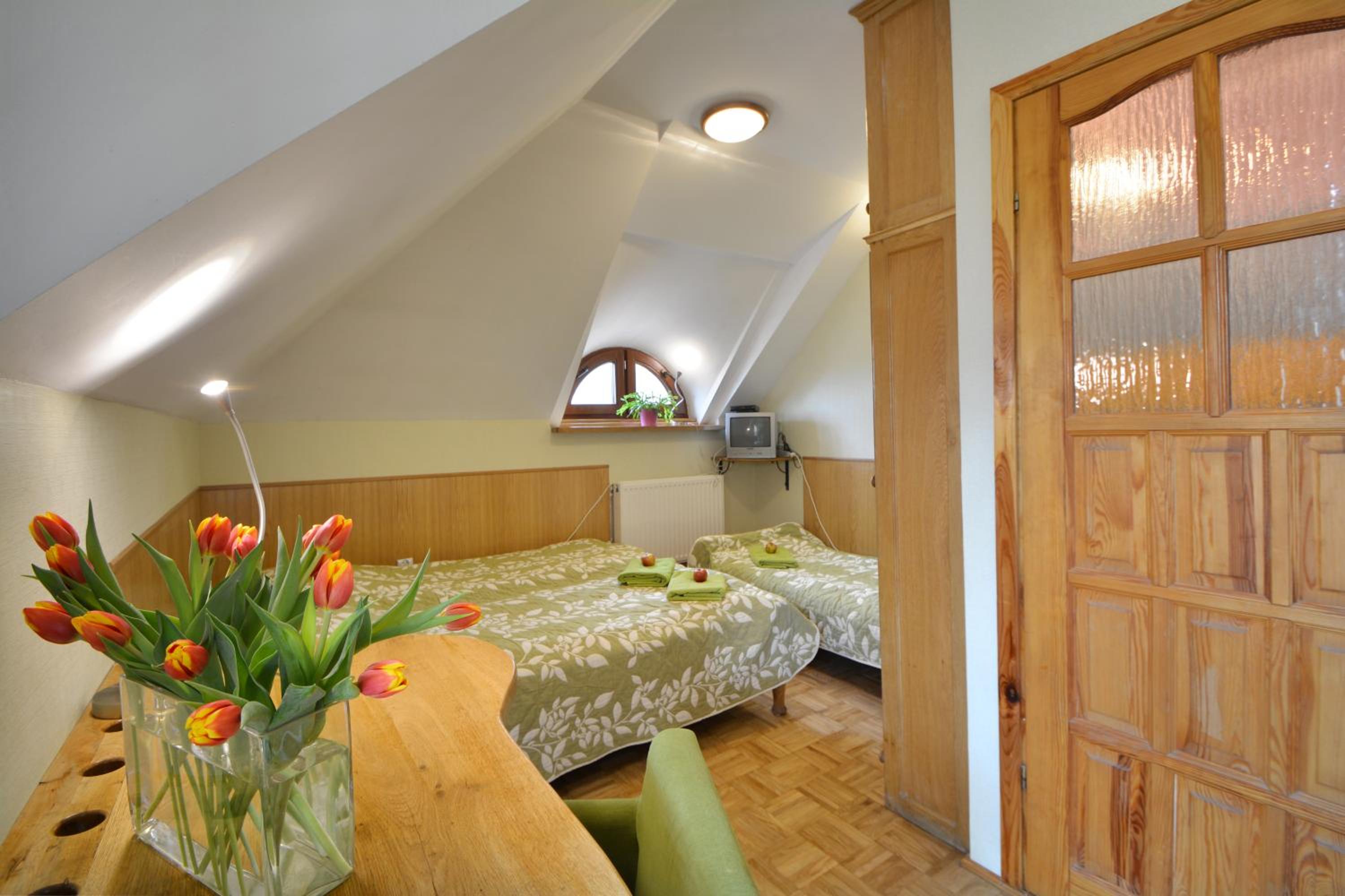 Basic Triple Room photo 2