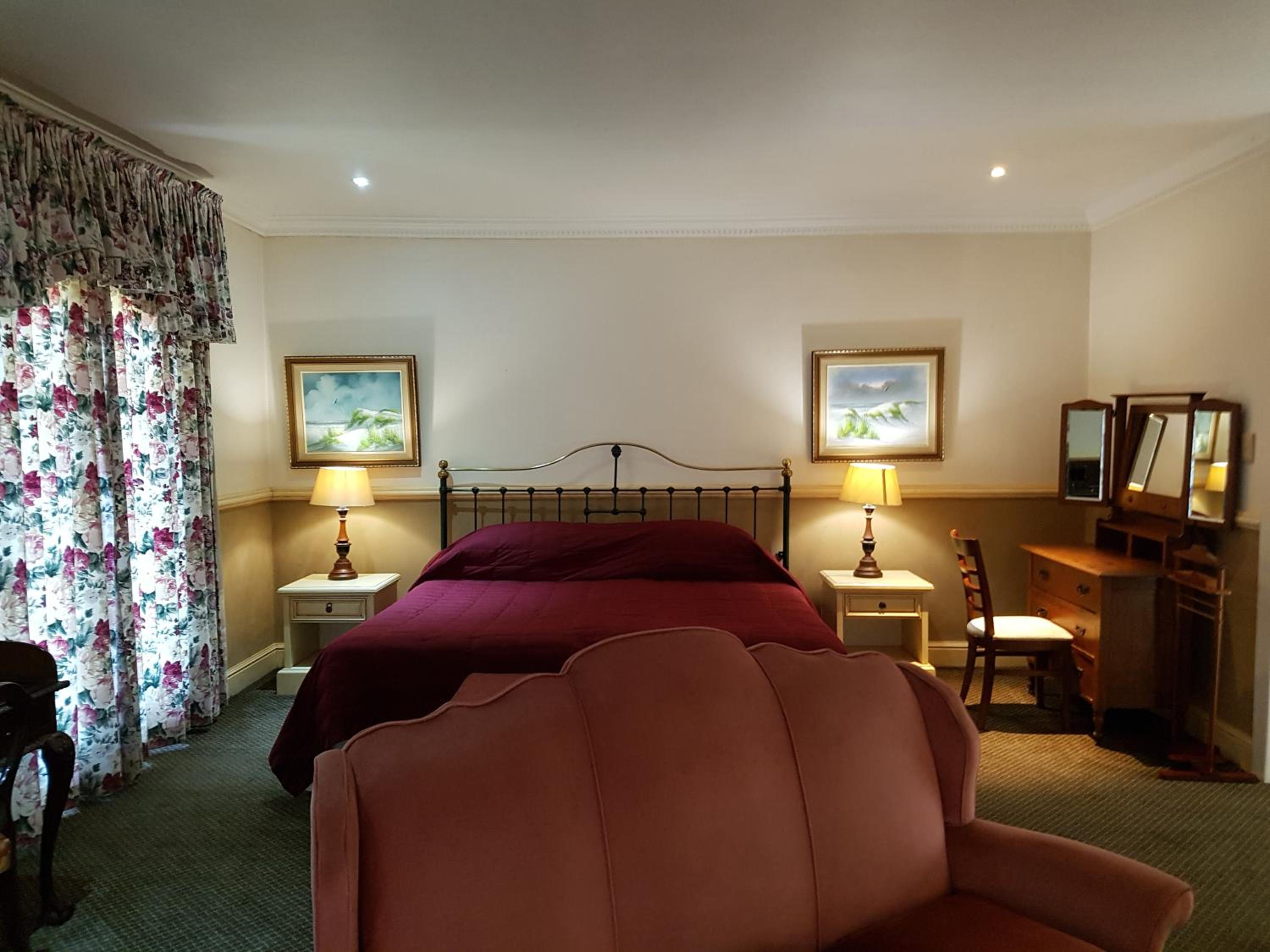 Deluxe King or Twin Room photo 1