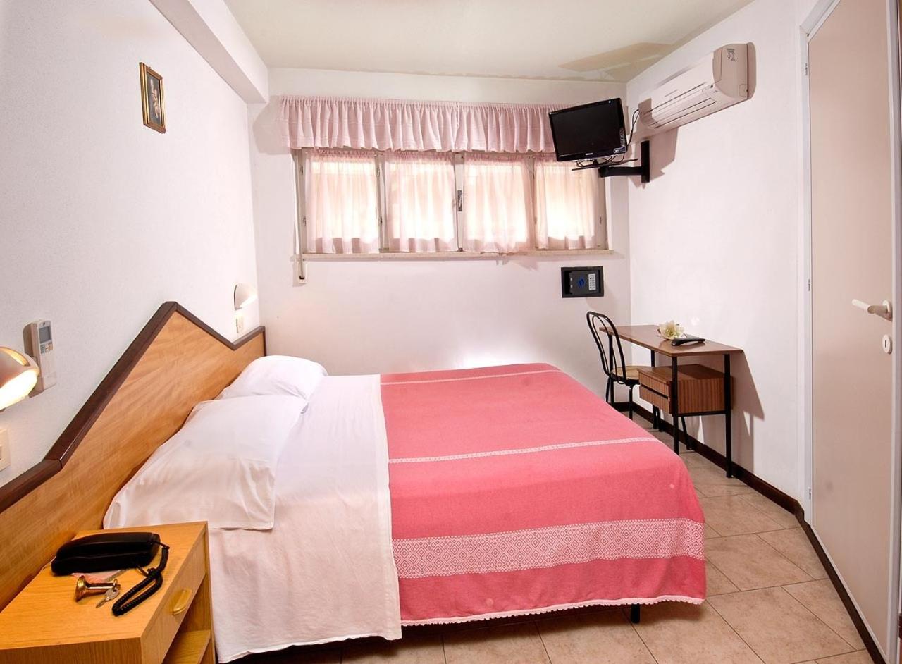 Economy Single Room