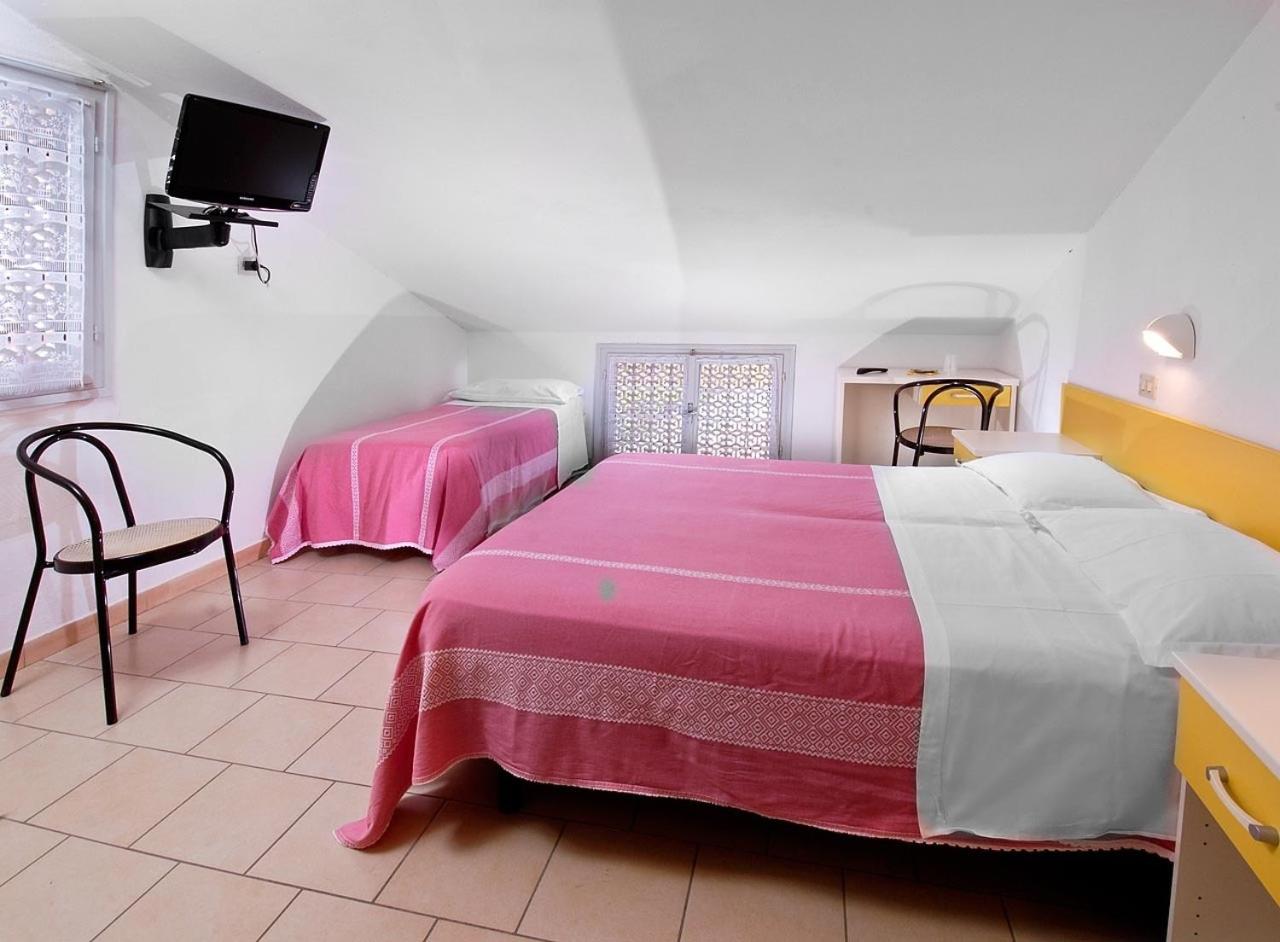 Economy Triple Room