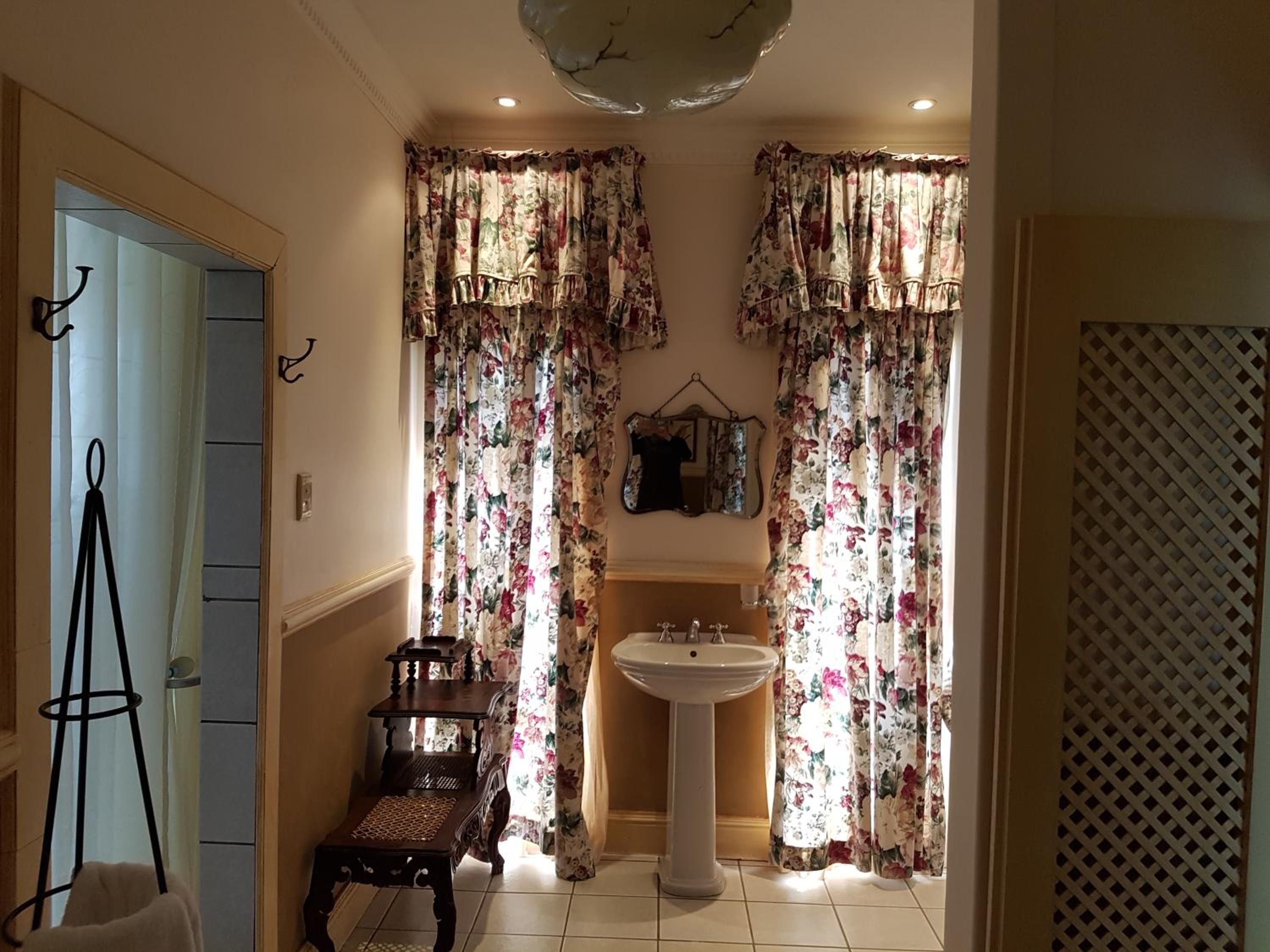 Deluxe King or Twin Room photo 3