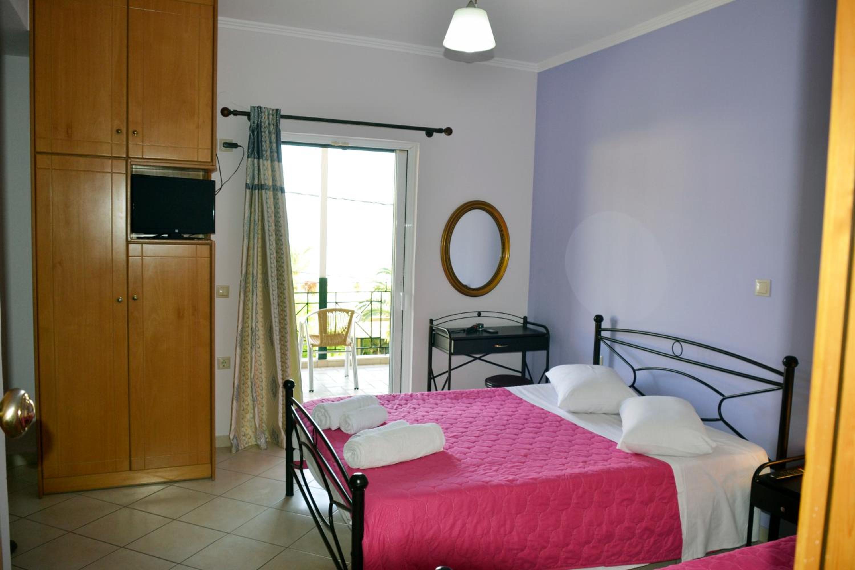 Studio (3 Adults)