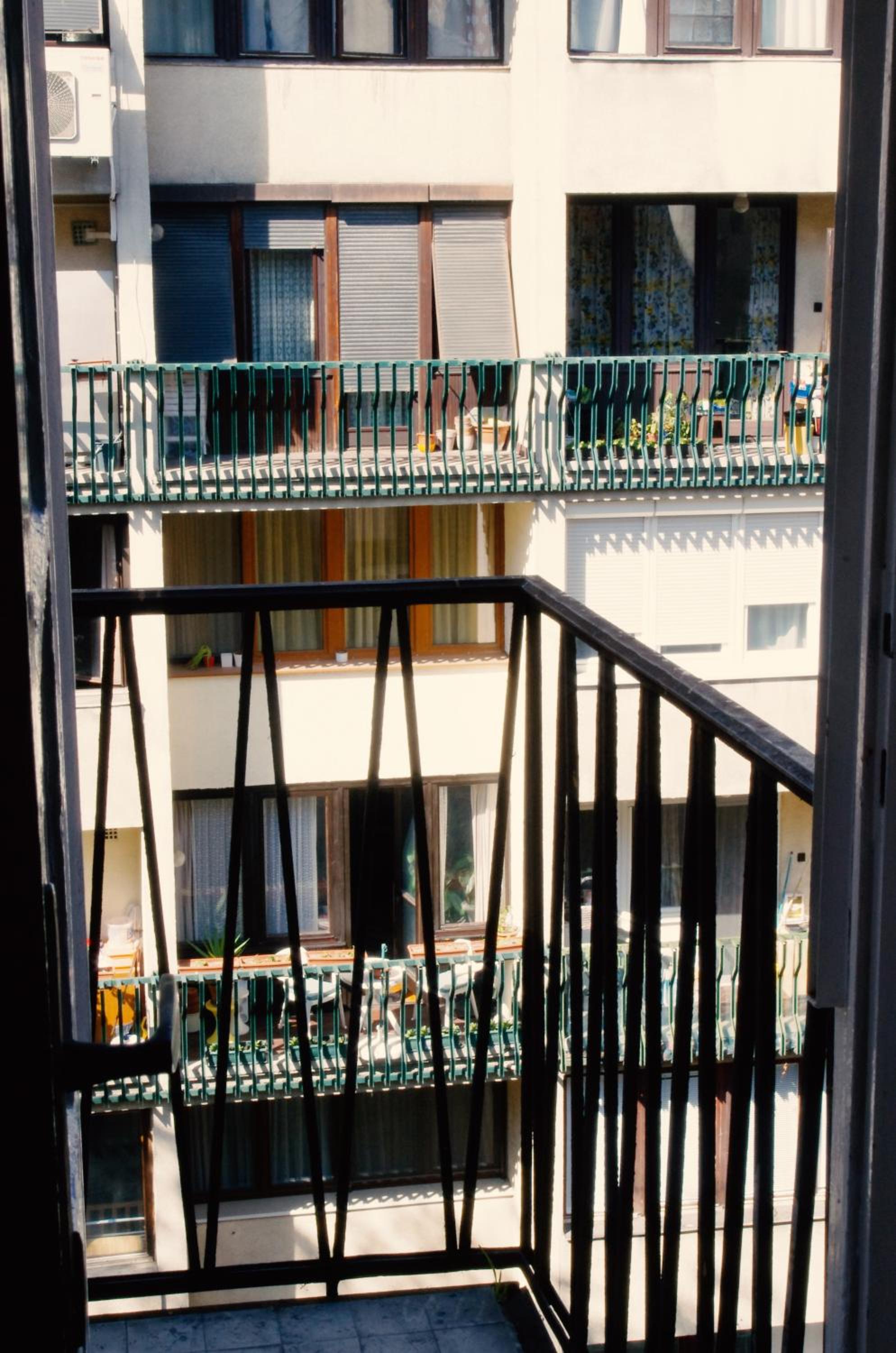 Apartment with Balcony - Photo 13