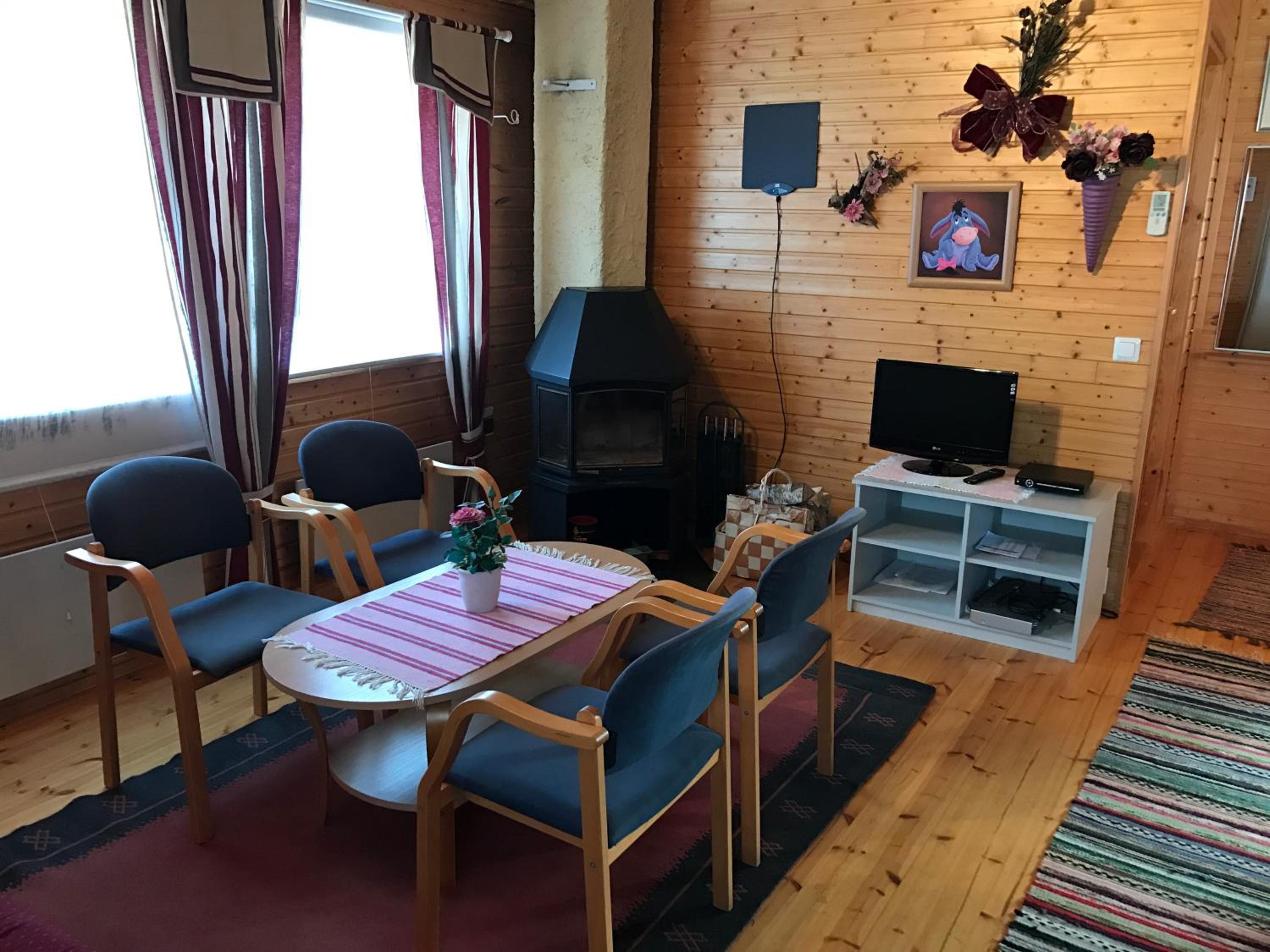 Two-Bedroom Cottage - Photo 1