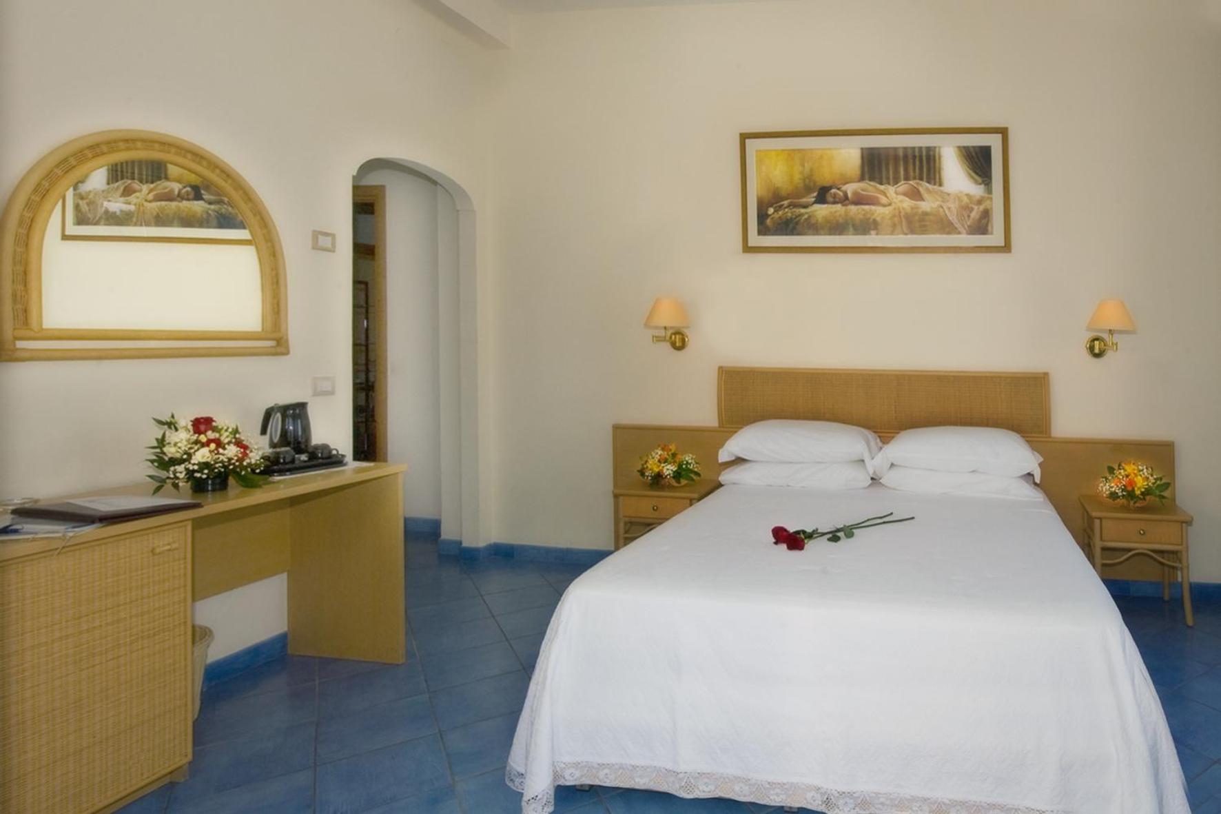 Double Room with Sea View photo 2