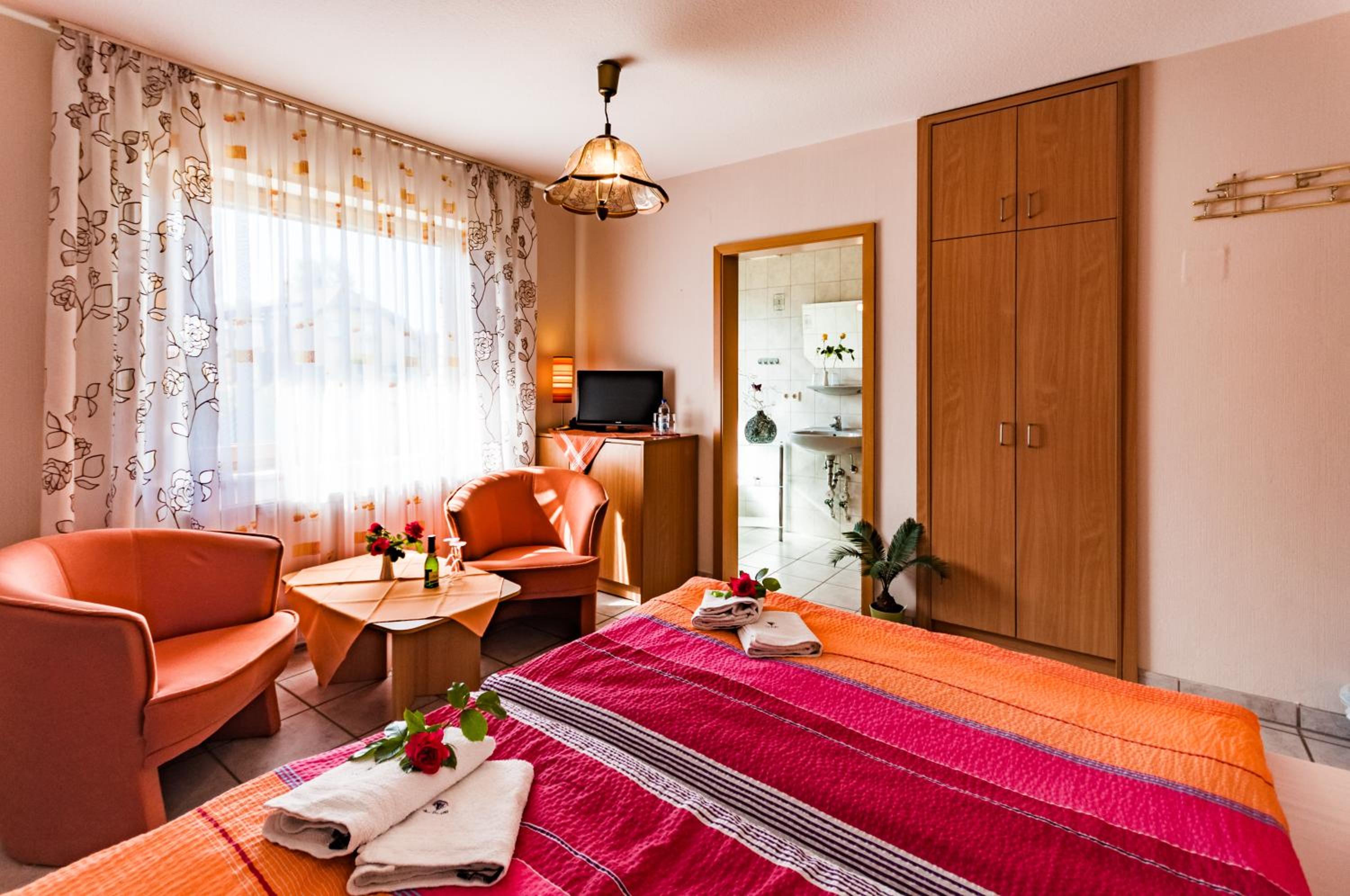 Standard Double Room - Photo 1