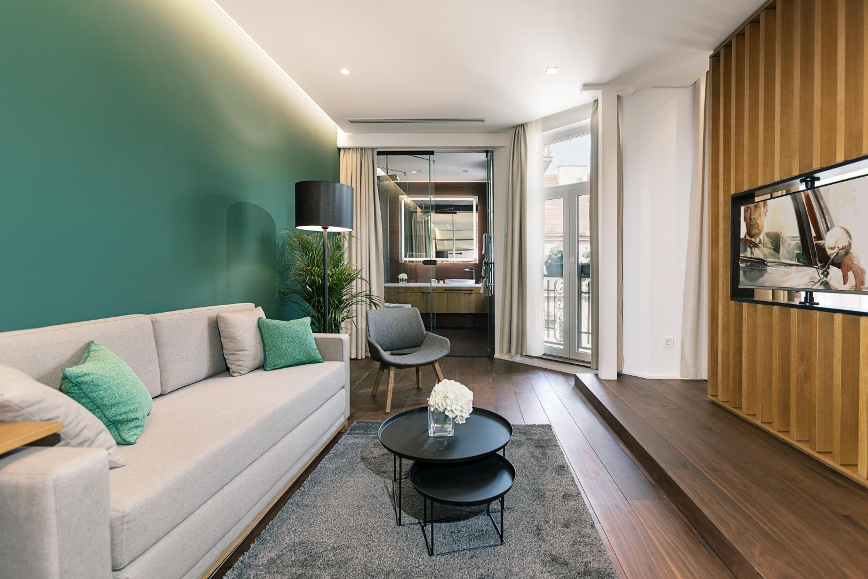 Executive Suite photo 2