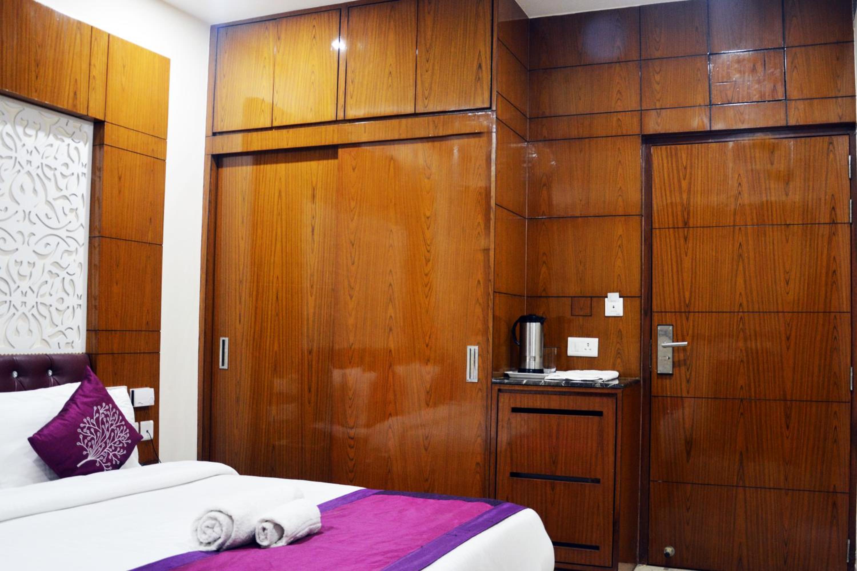 Double Room - Photo 2