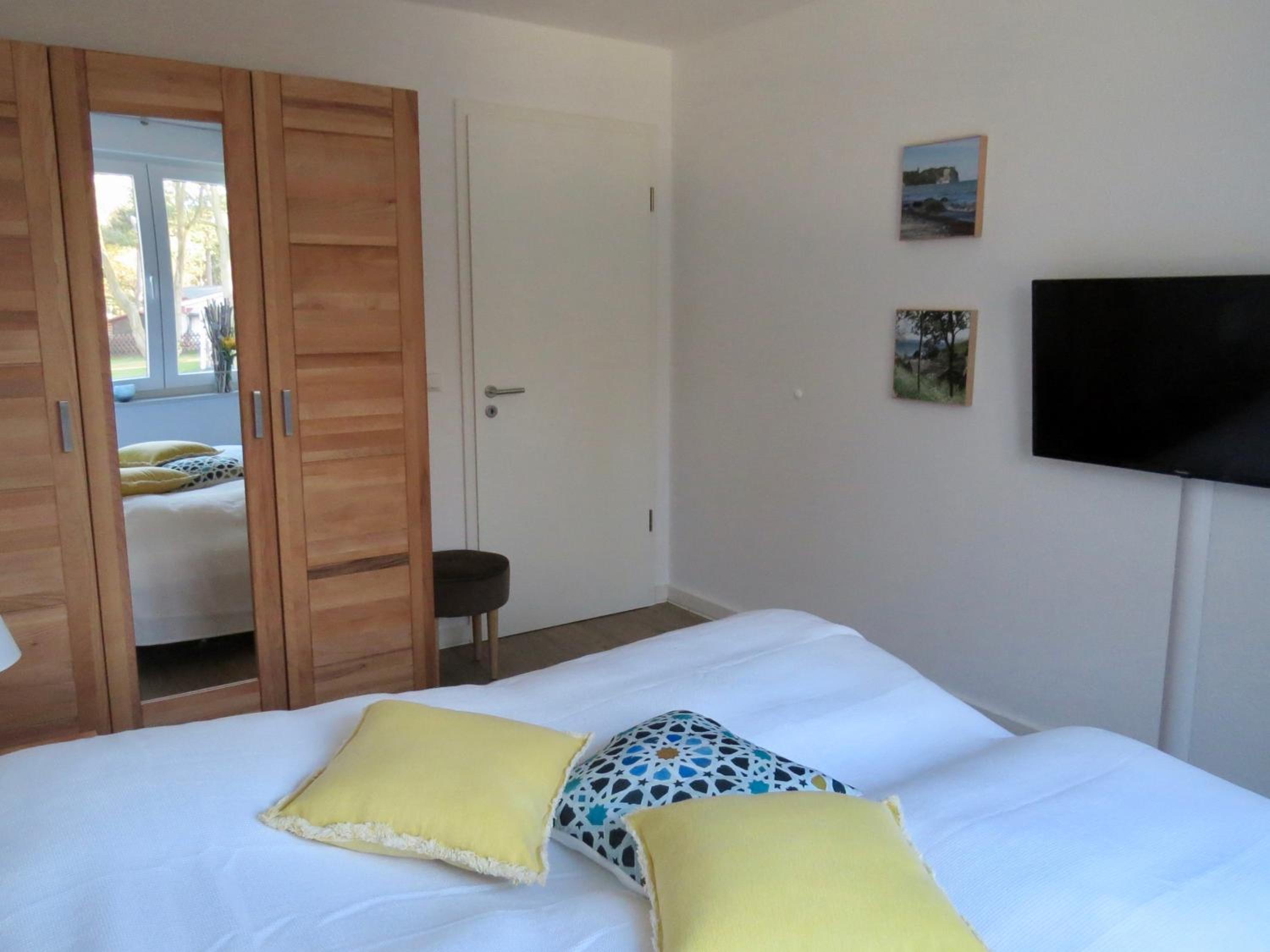 One-Bedroom Apartment with Terrace photo 1