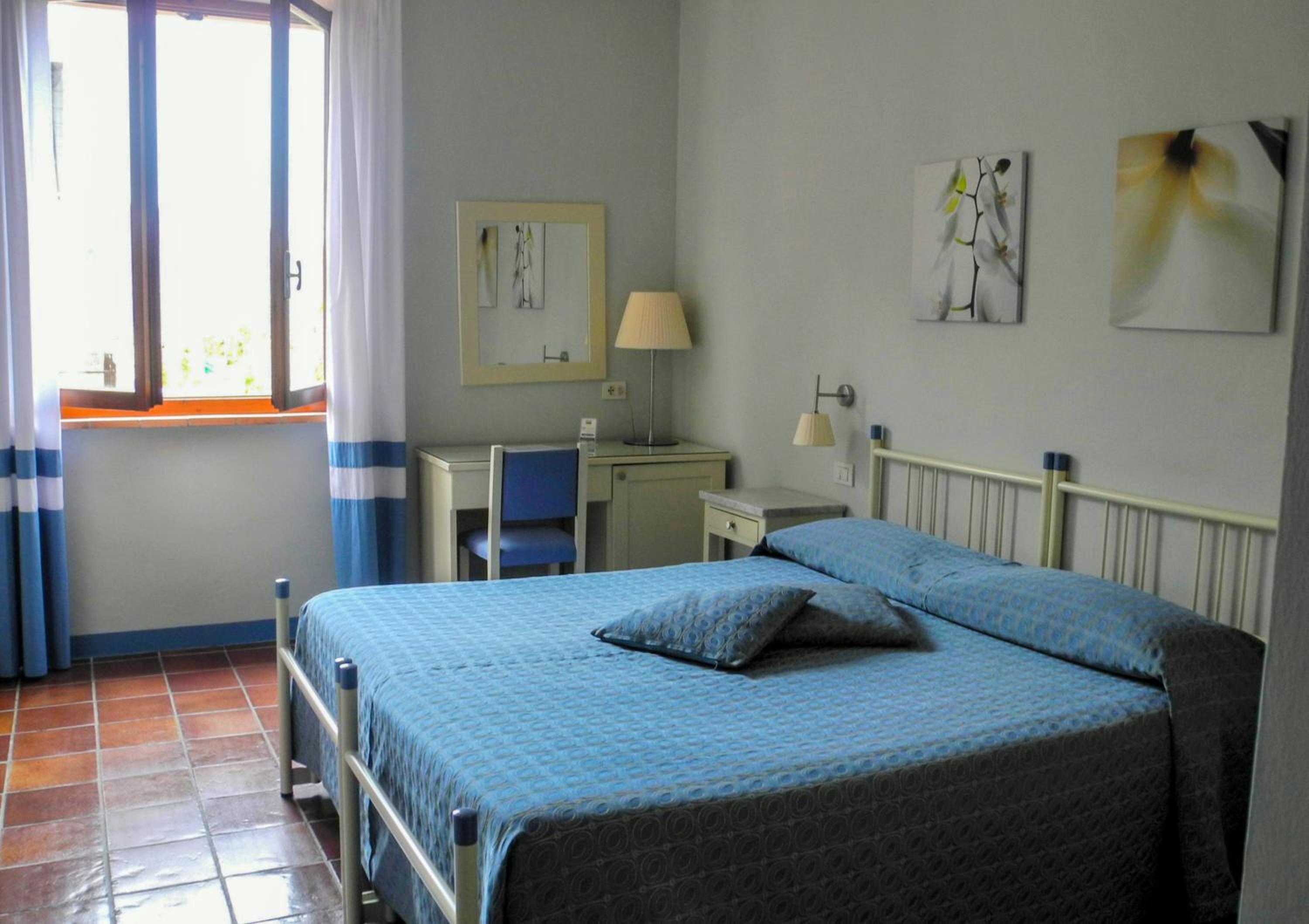 Double Room - Photo 5