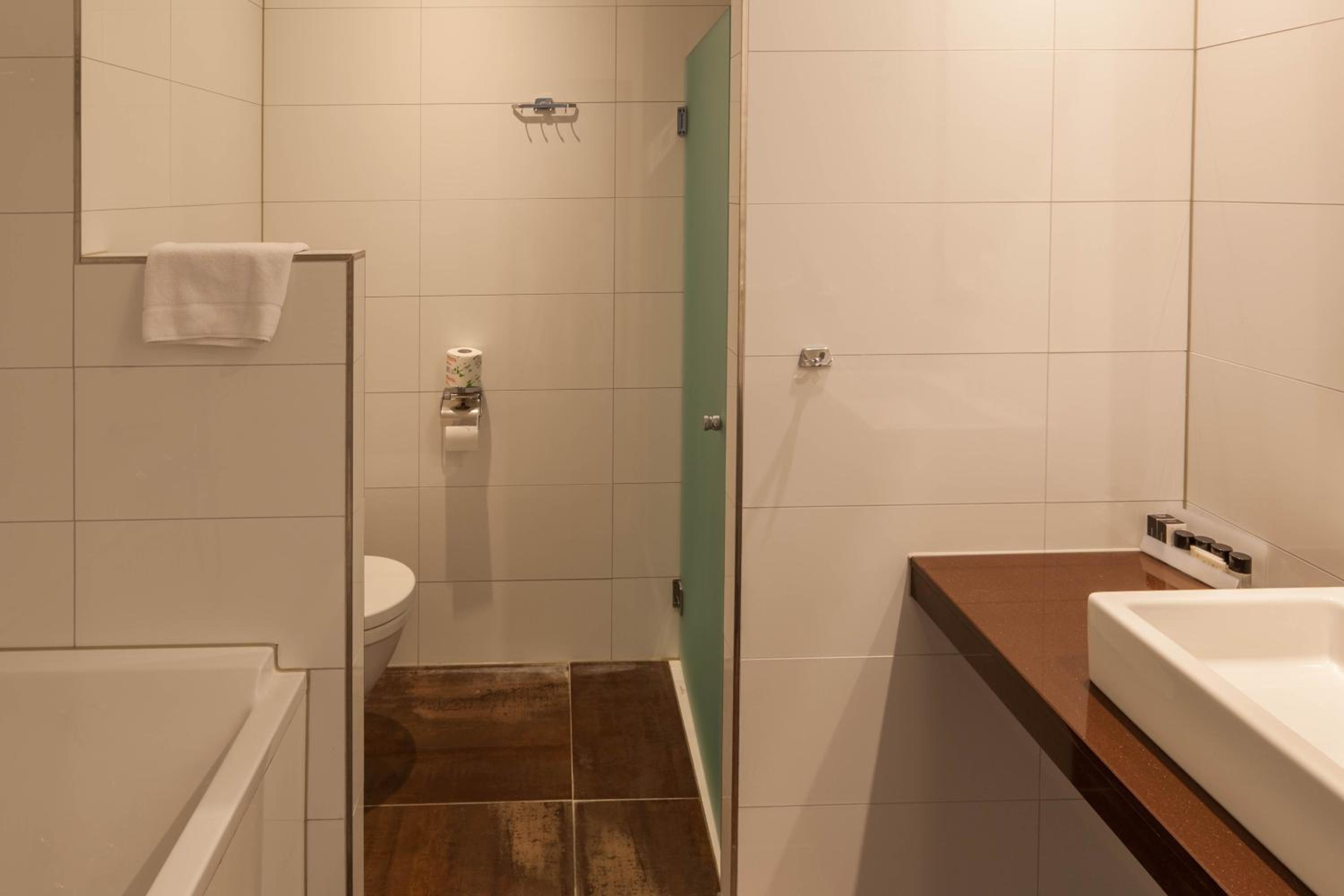 Deluxe Twin Room - Photo 14