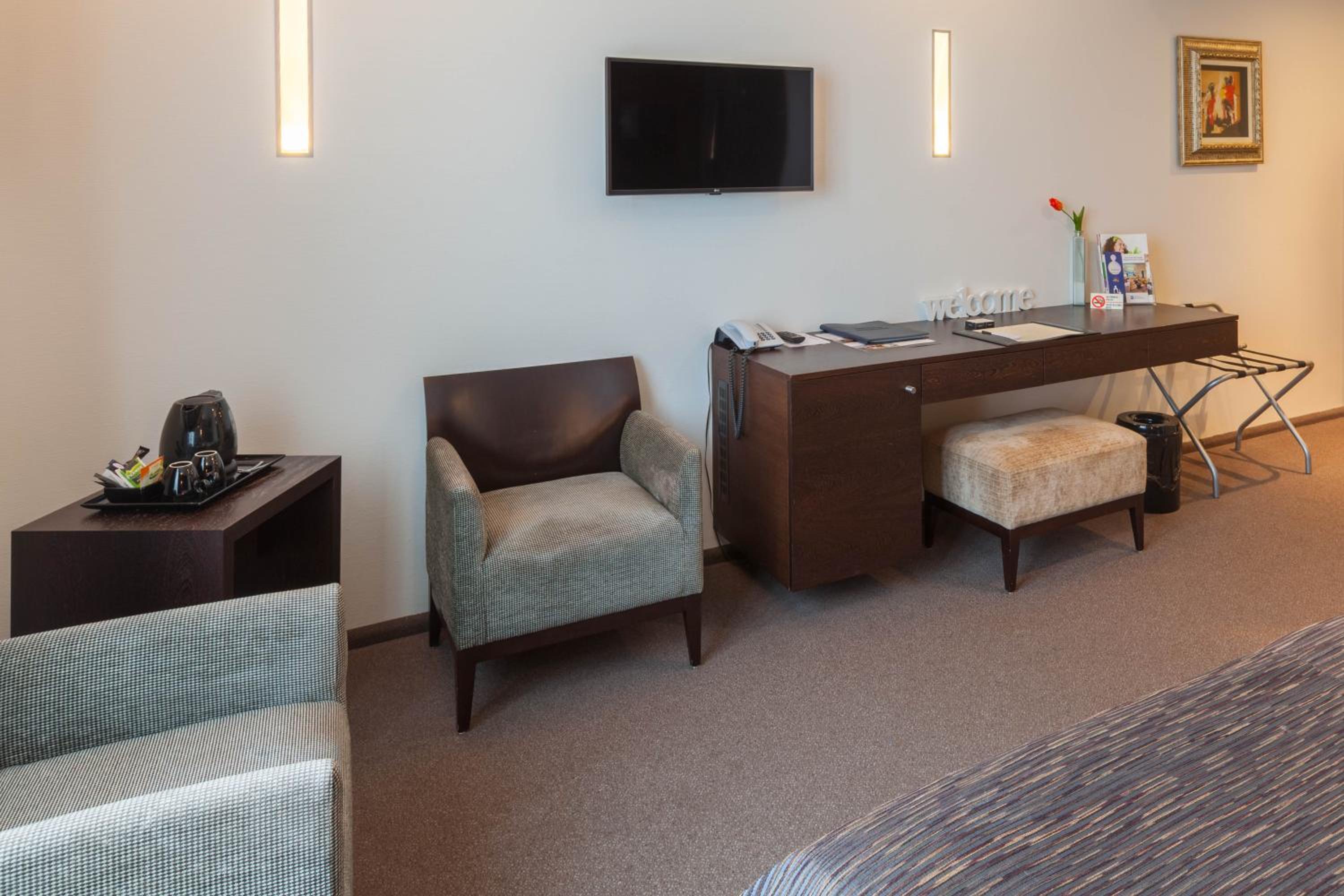 Deluxe Twin Room - Photo 13