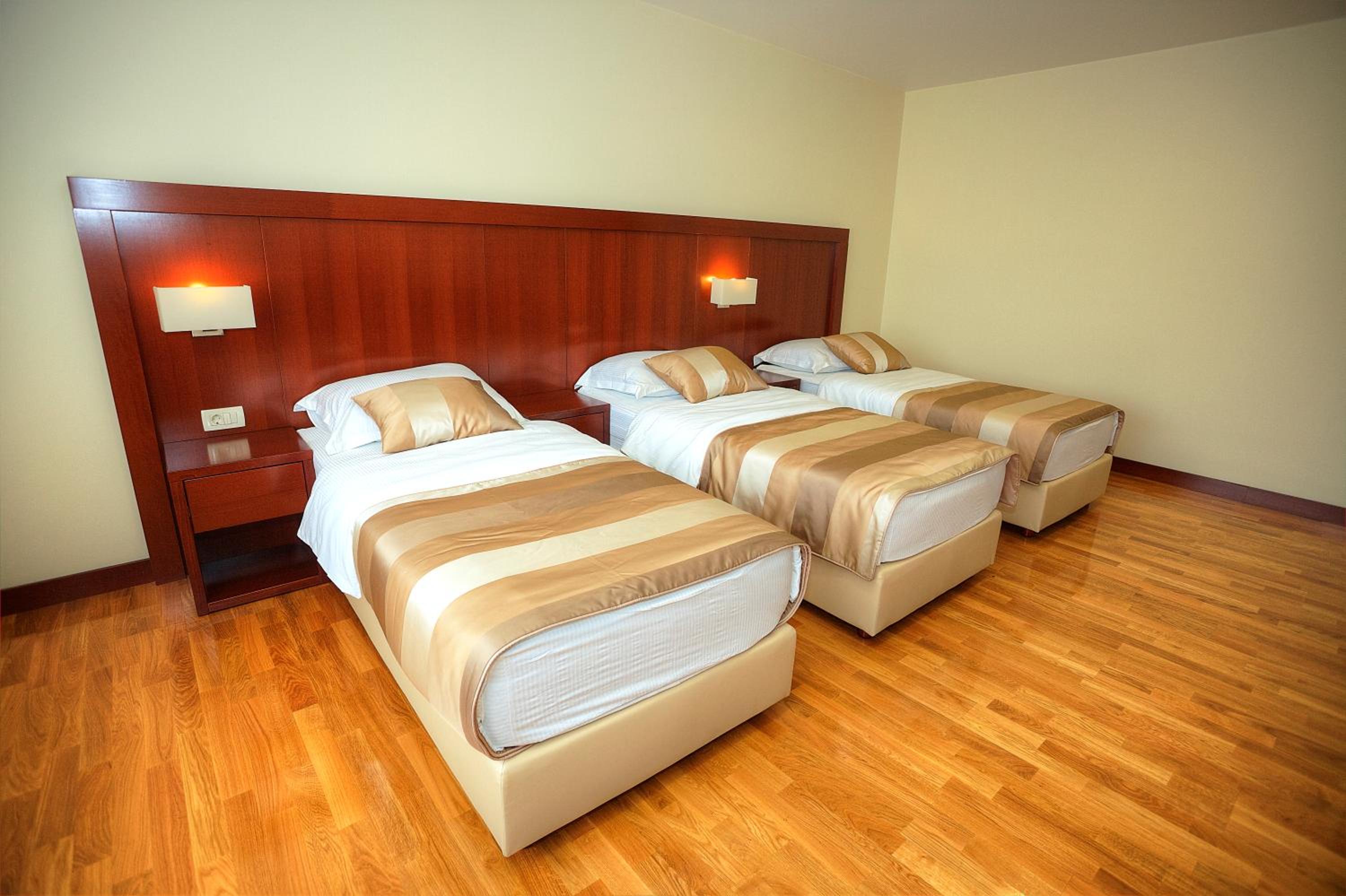 Standard Triple Room - Photo 1