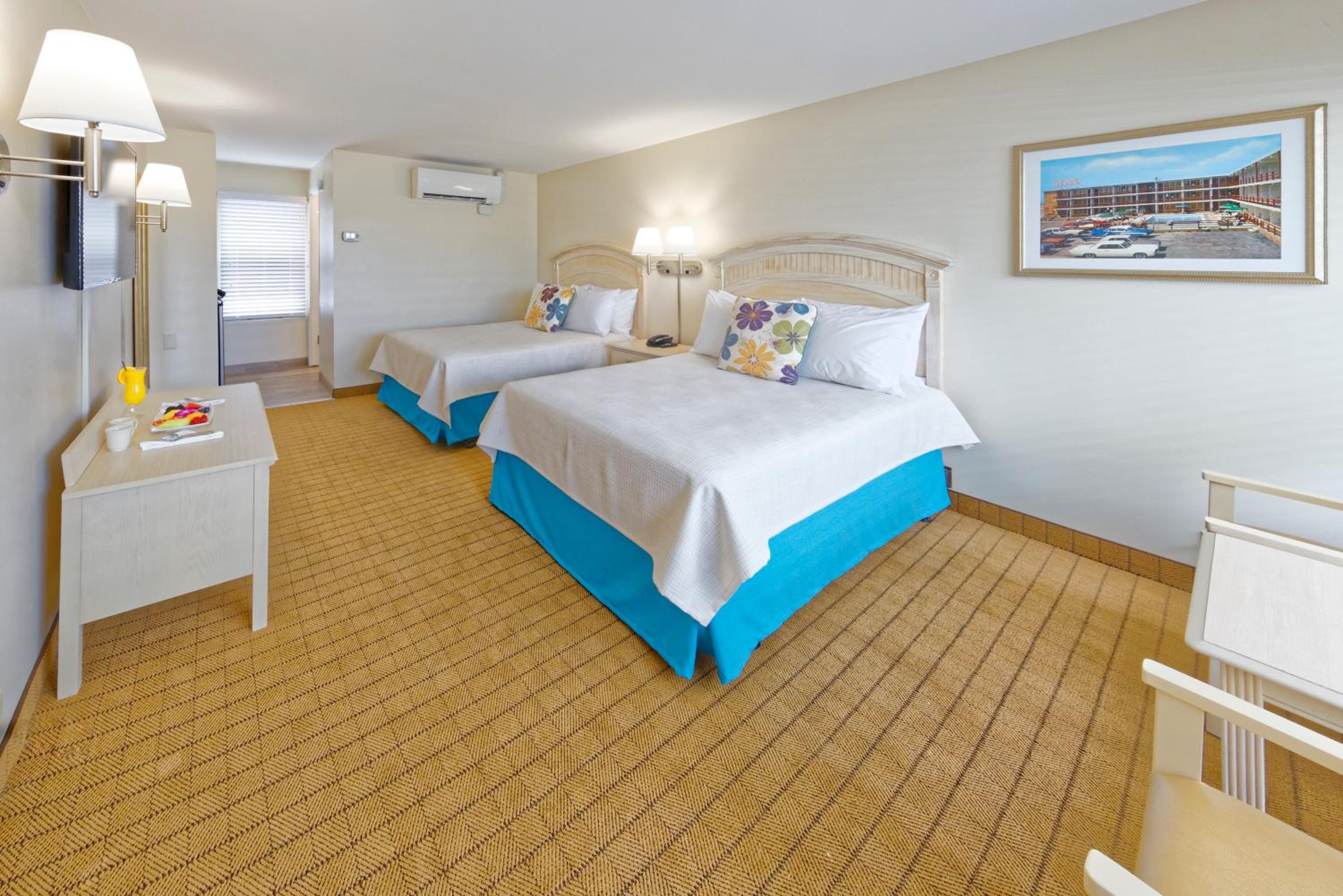 Double Room with Pool View photo 3