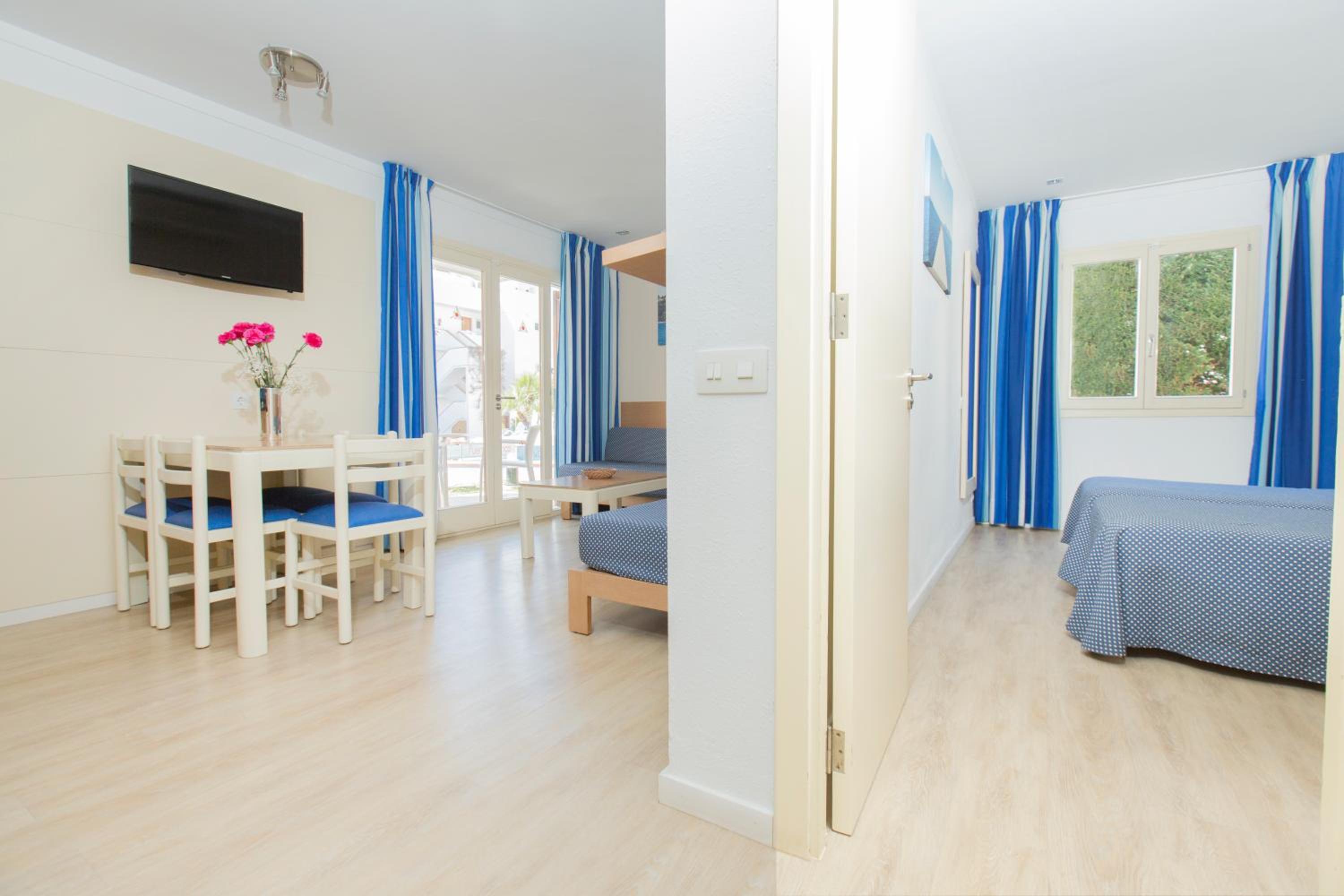 One-Bedroom Apartment (2 Adults + 1 Child) photo 3
