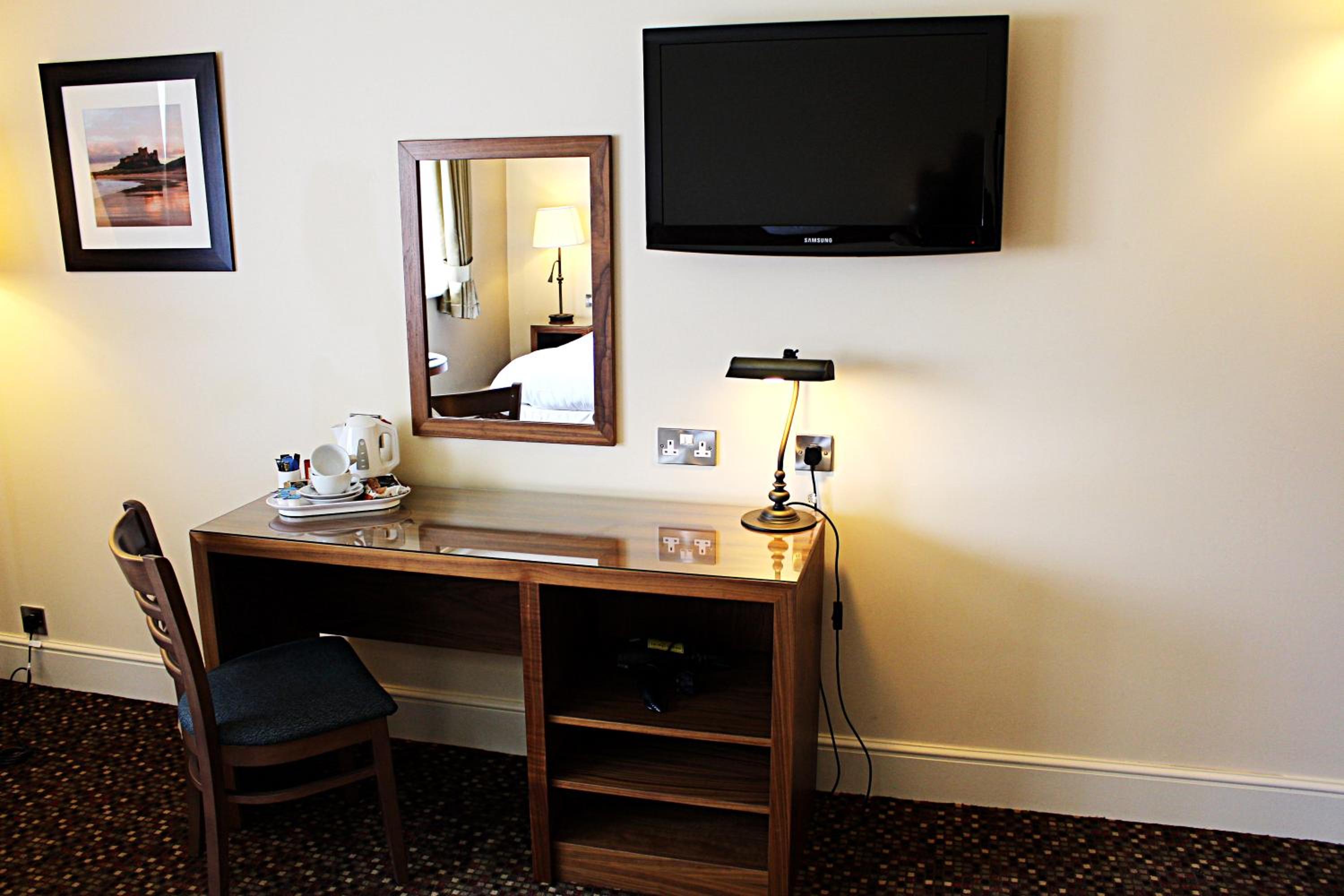 Family Room, sleeps 6 photo 3