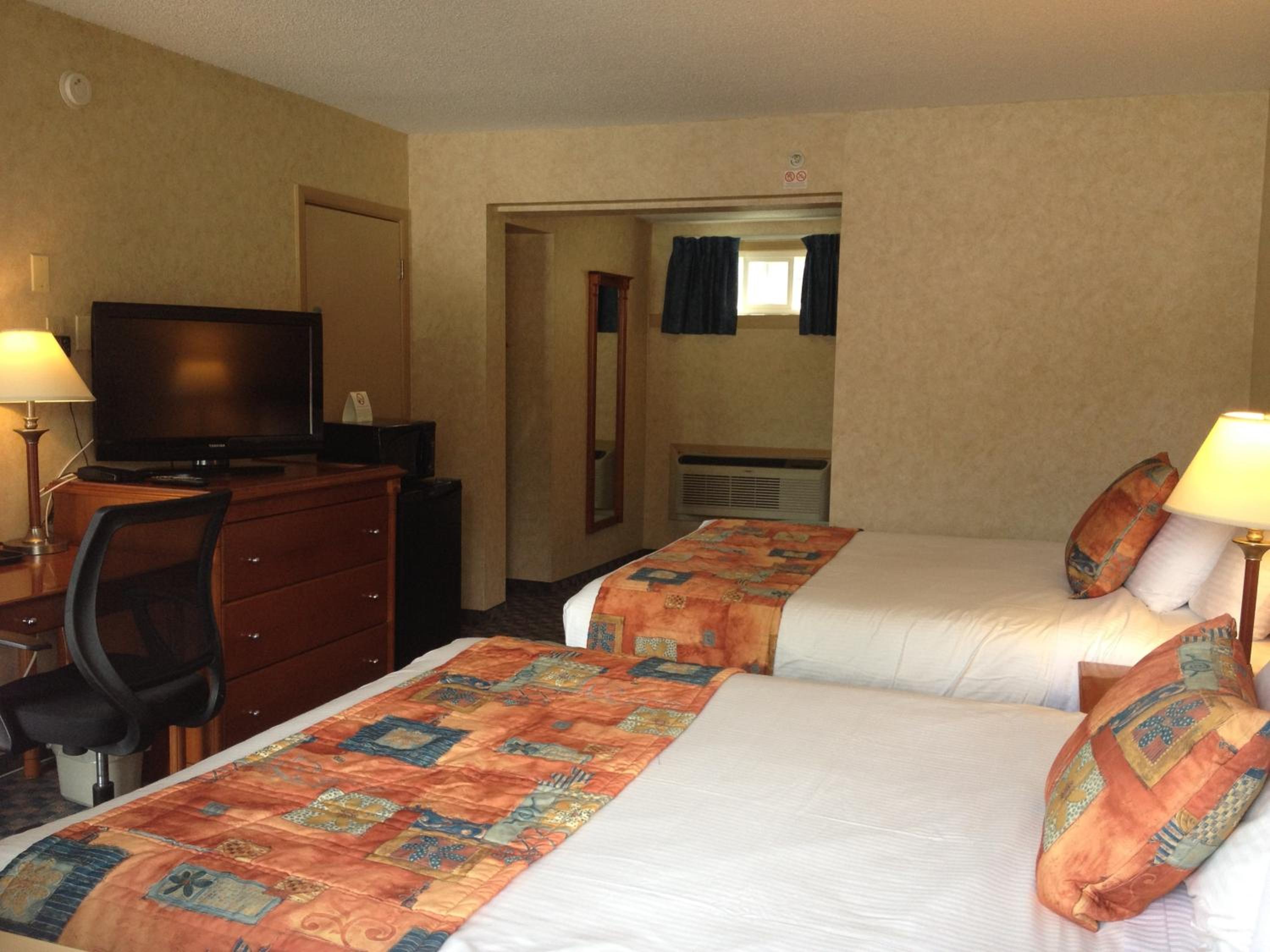 Superior Queen Room with Two Queen Beds photo 2
