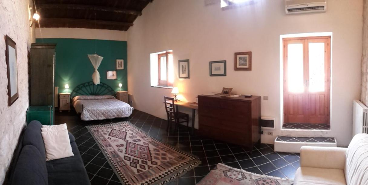 Large Double Room photo 2