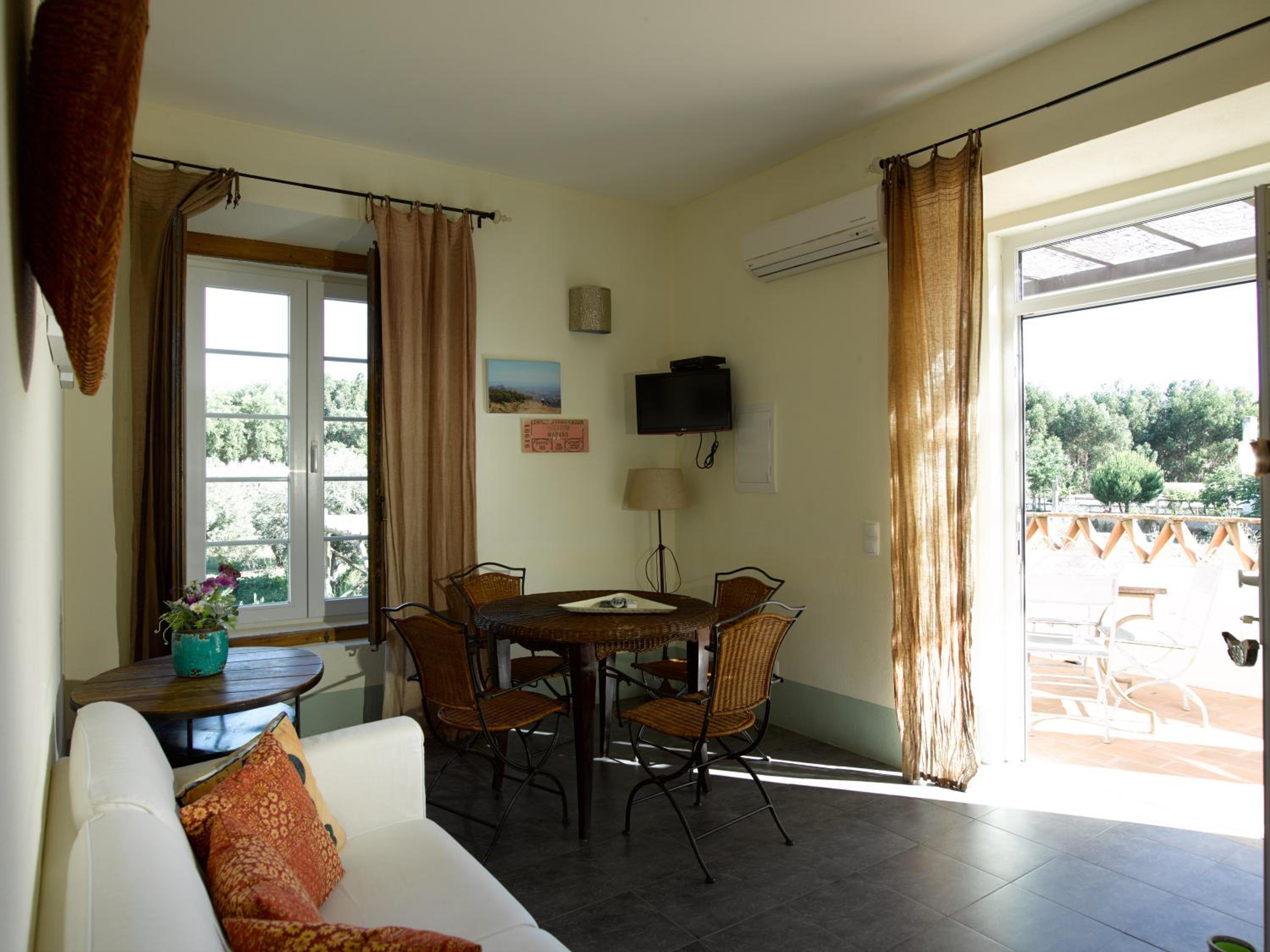 Apartment with Mountain View photo 3