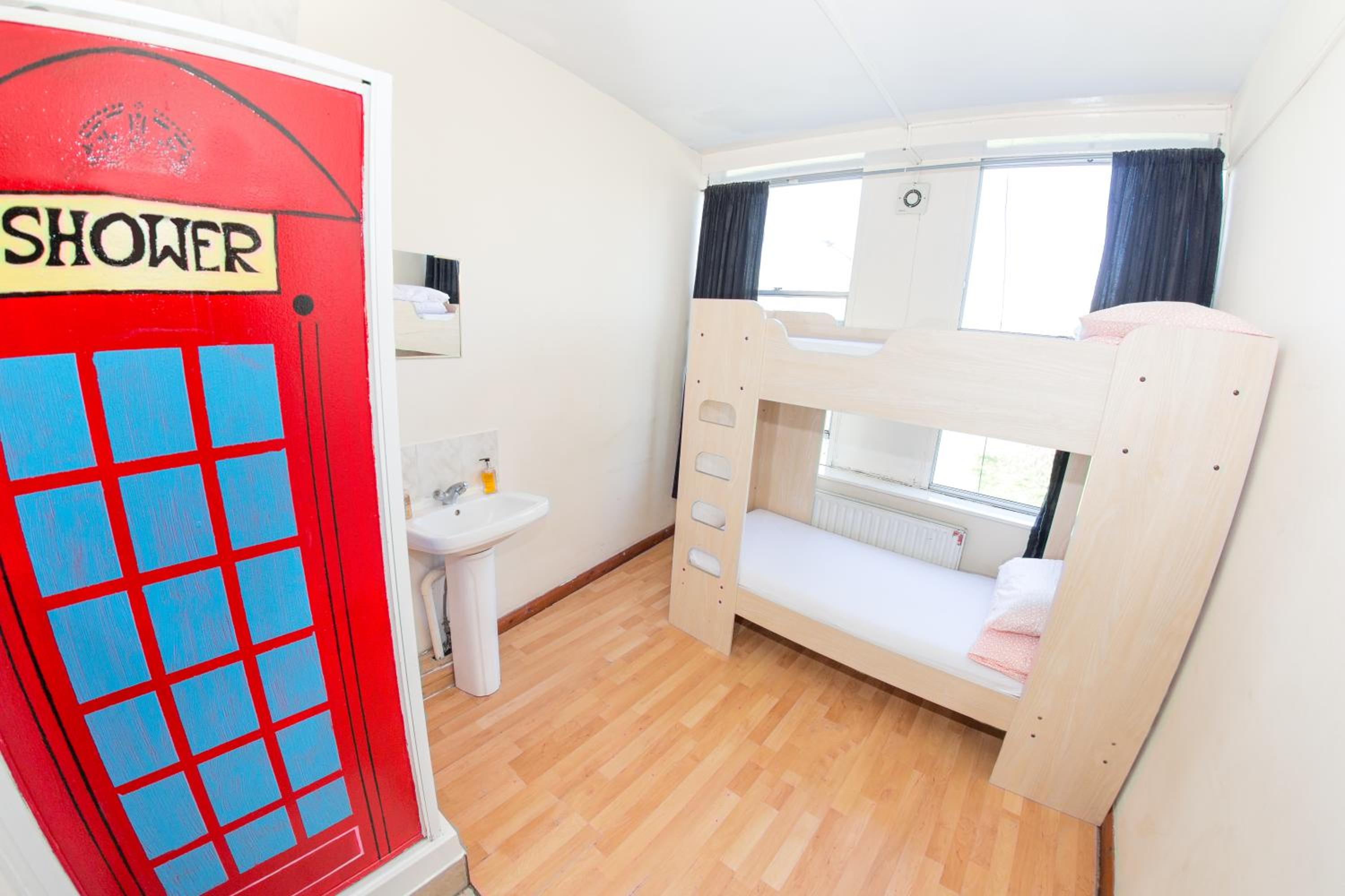Single Room with Shared Shower and Toilet photo 1