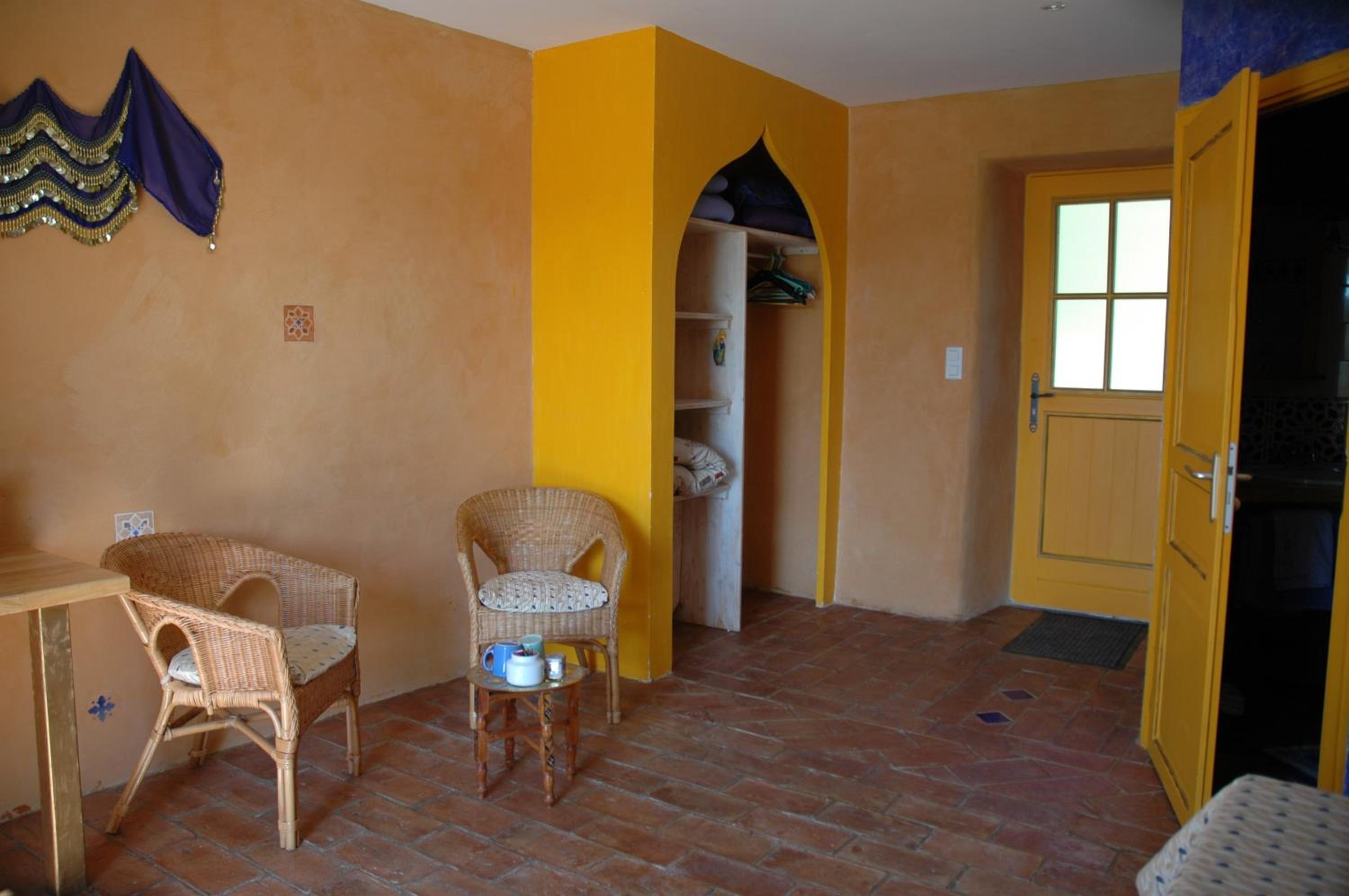 Twin Room with Private External Bathroom photo 2
