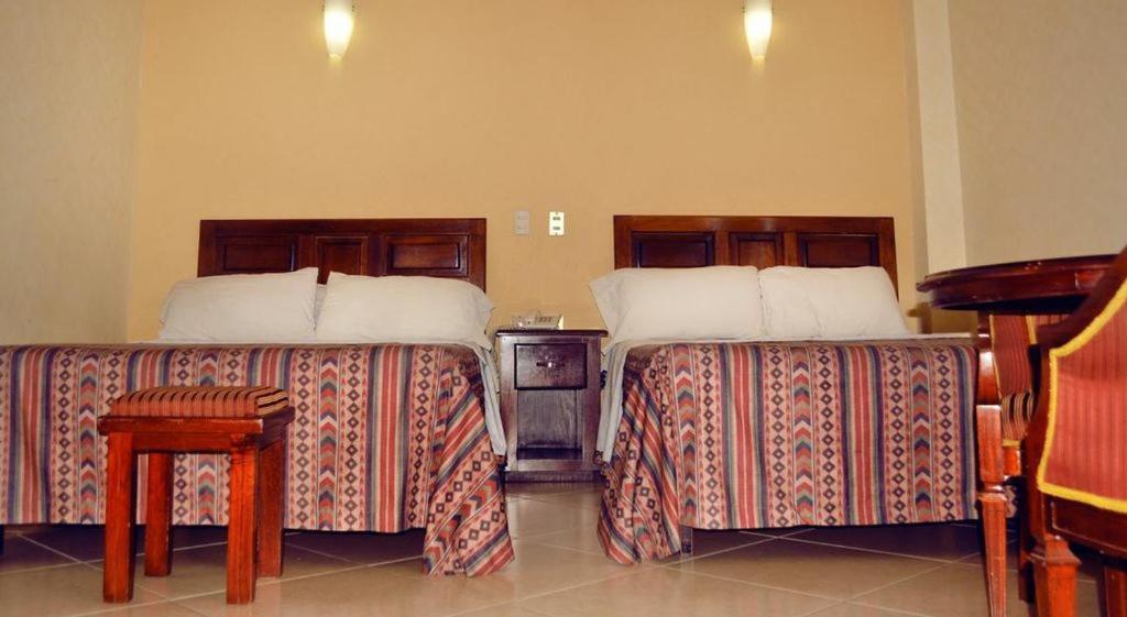 Double Room with Two Double Beds - Photo 9