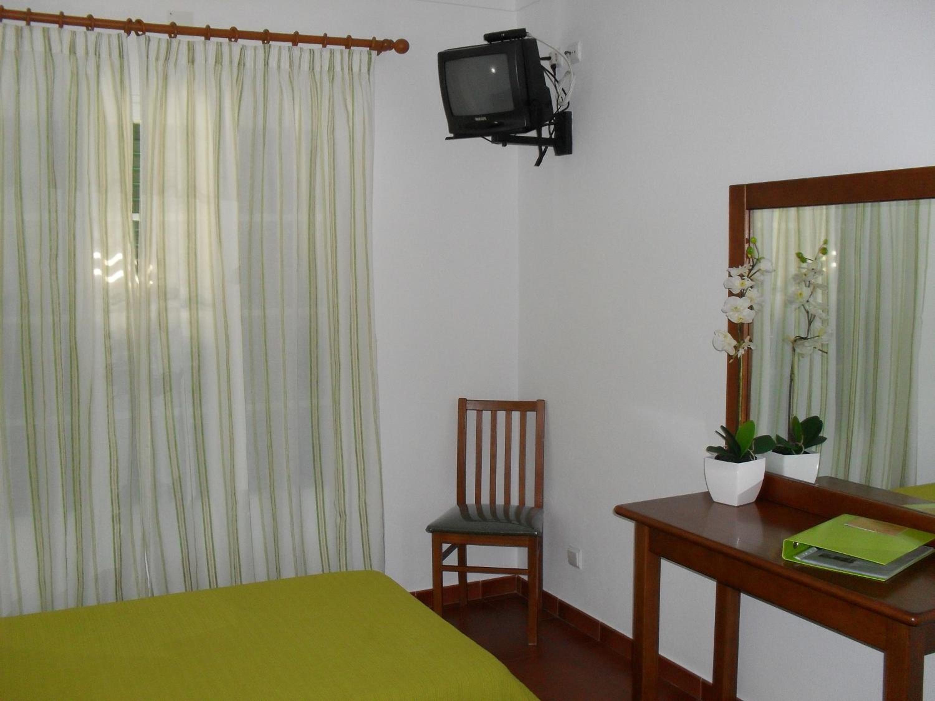 Twin Room with Balcony - Photo 9