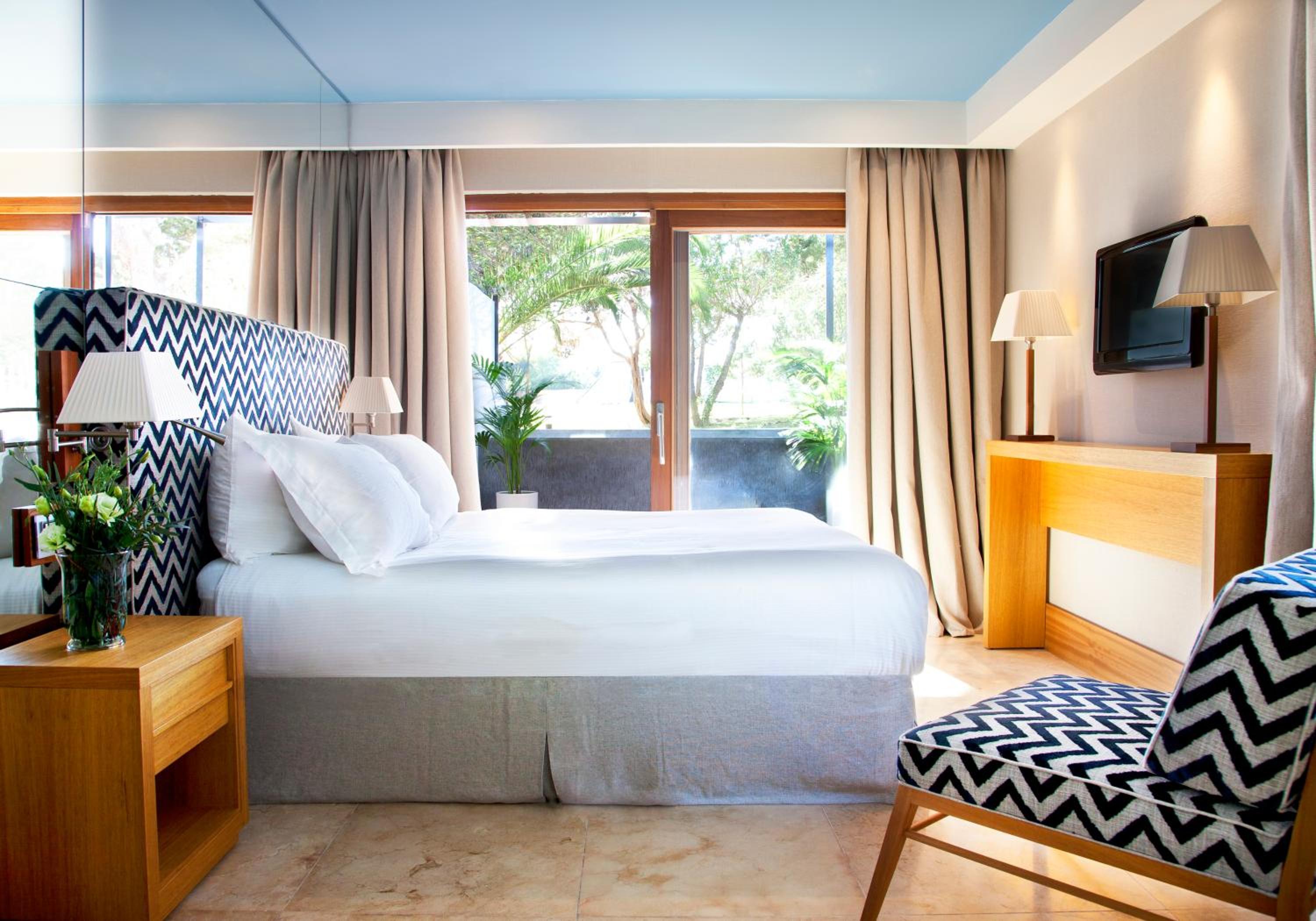 Habitación Doble con Vista al Jardín y Piscina Privada