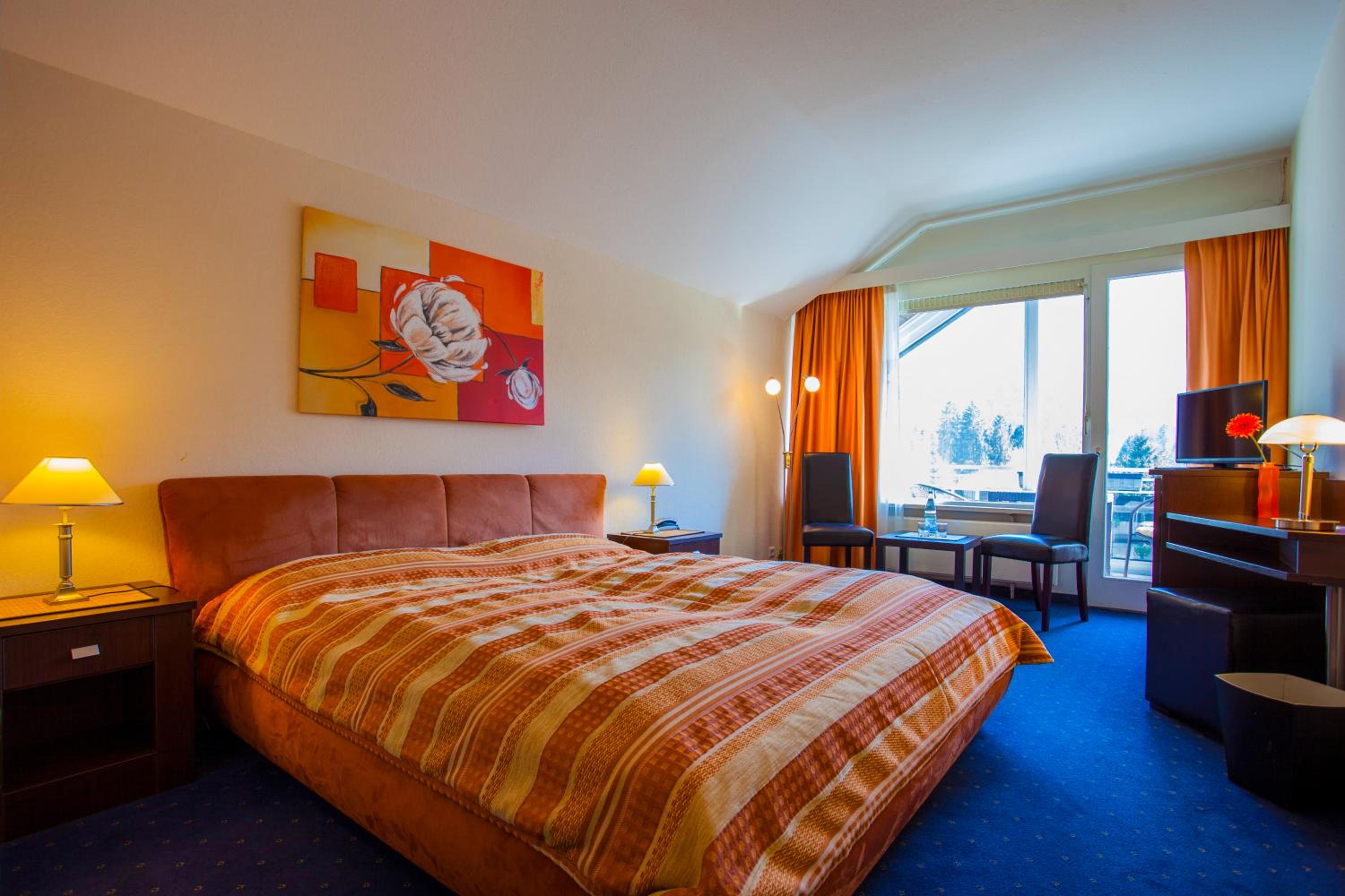 Double Room with Mountain View - Photo 3