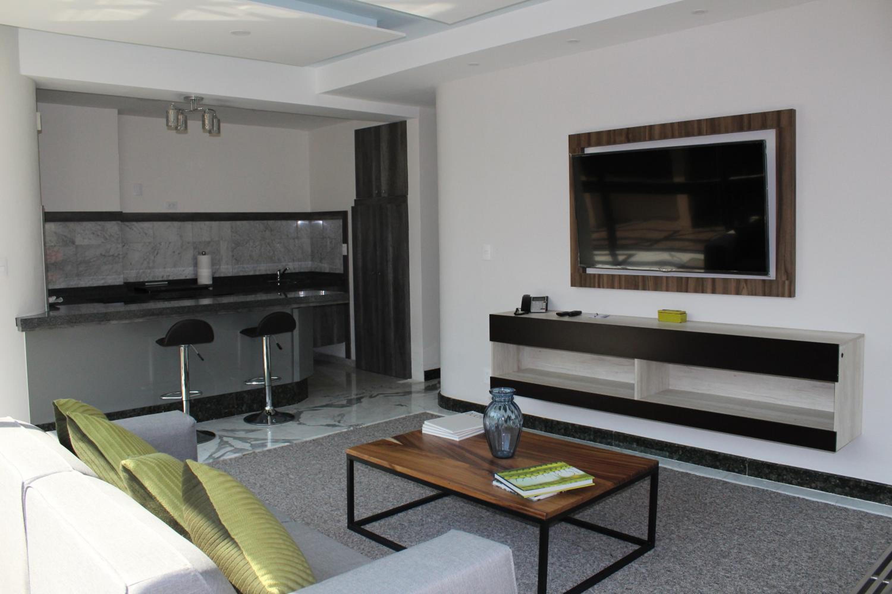 Deluxe Suite - Photo 1