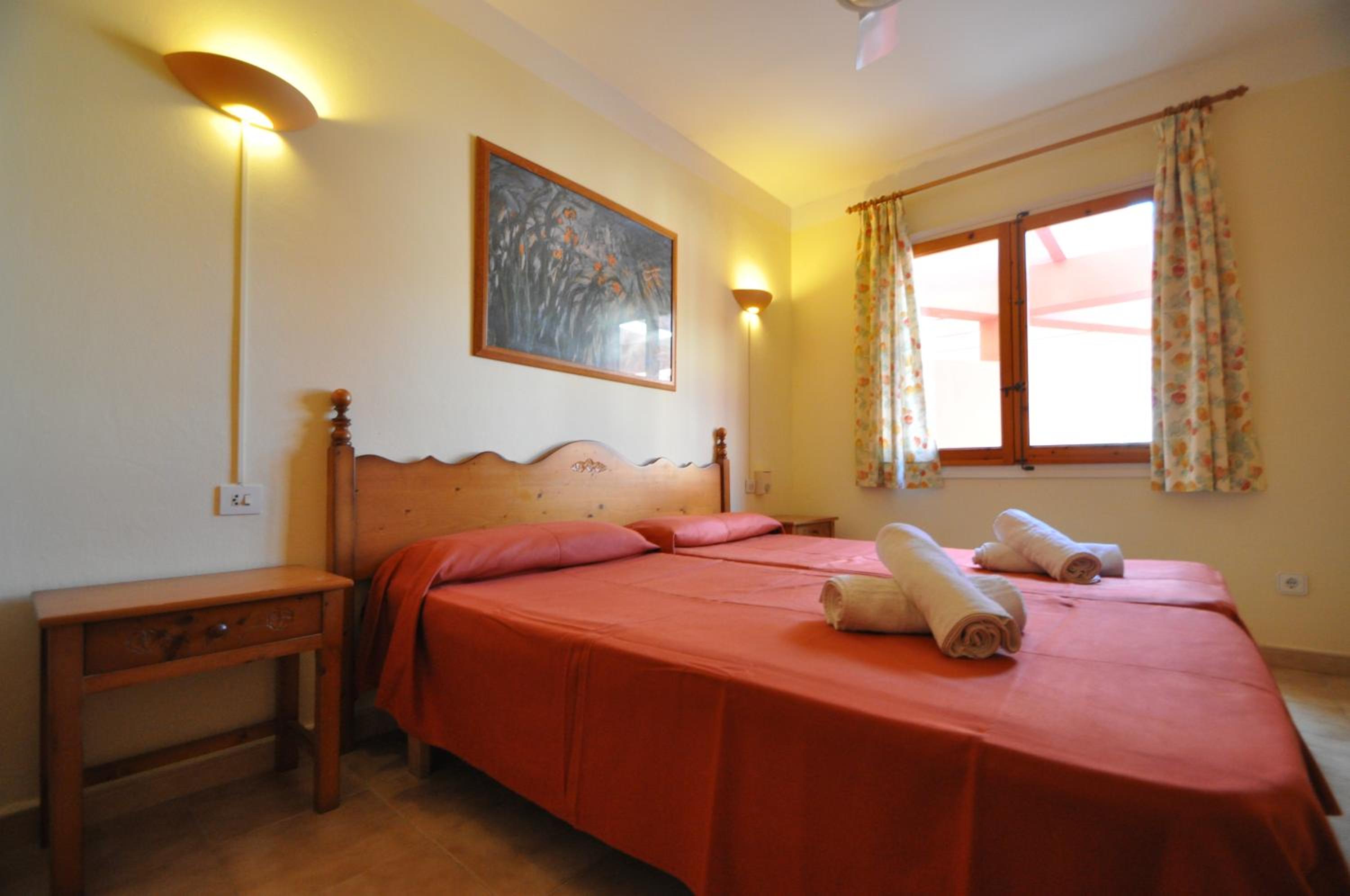 One-Bedroom Apartment with Balcony - Photo 2