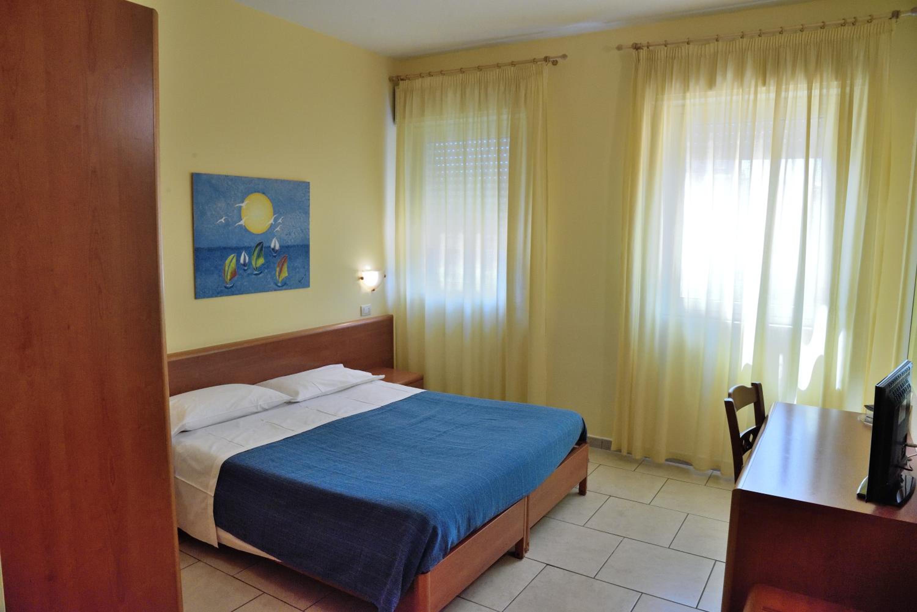 Double Room - Photo 2