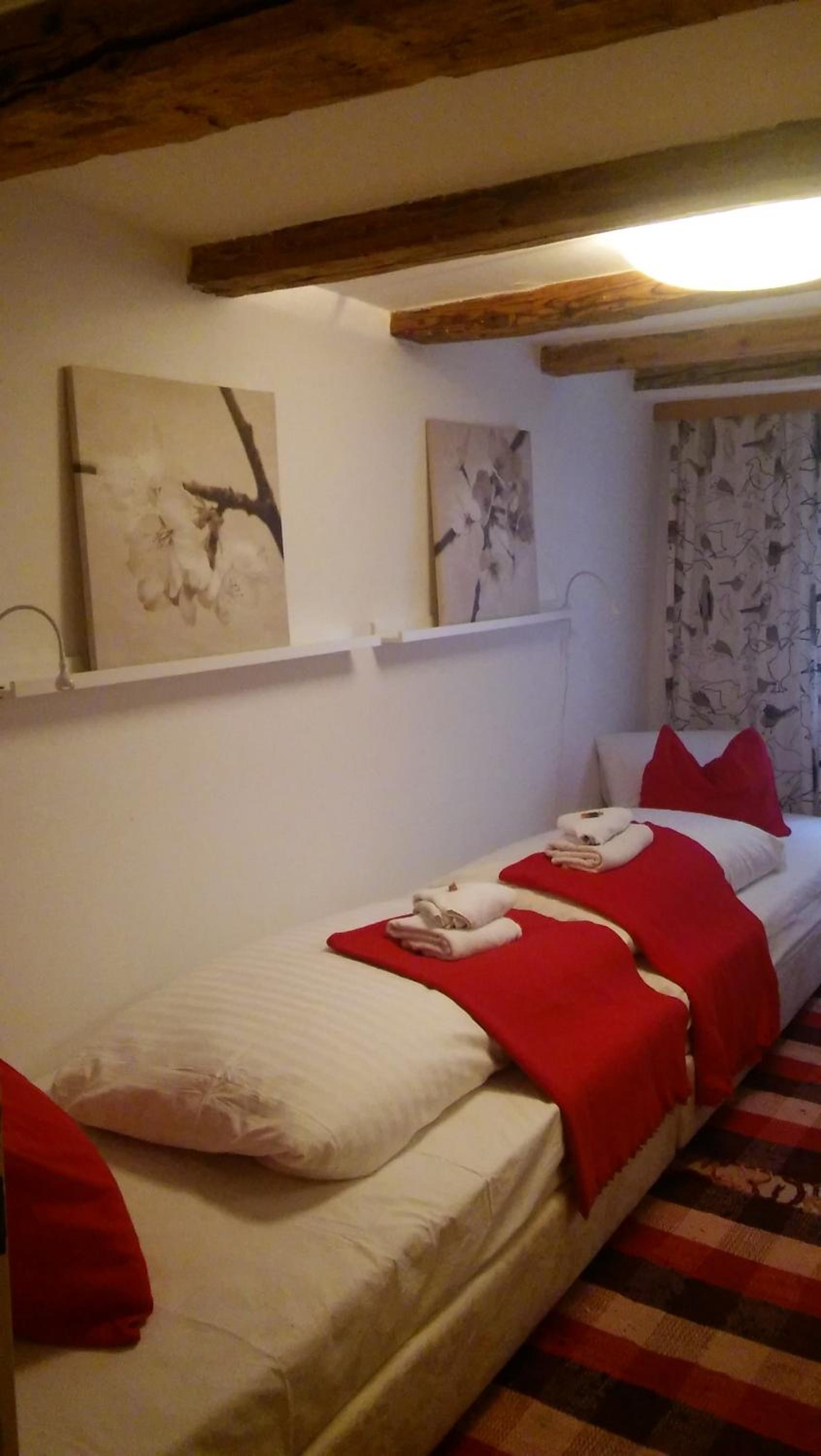 Twin Room with Private External Bathroom photo 1