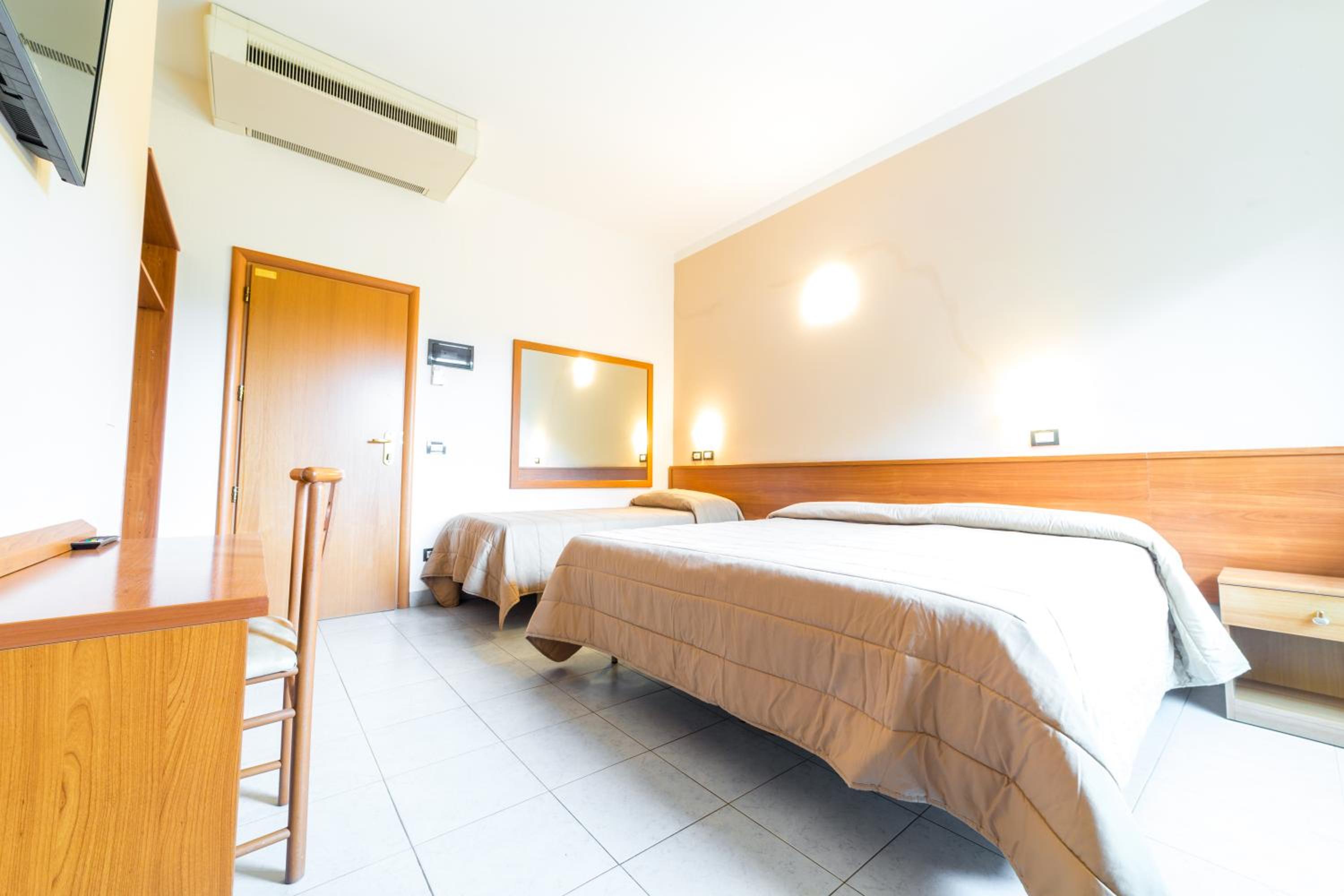 Basic Triple Room