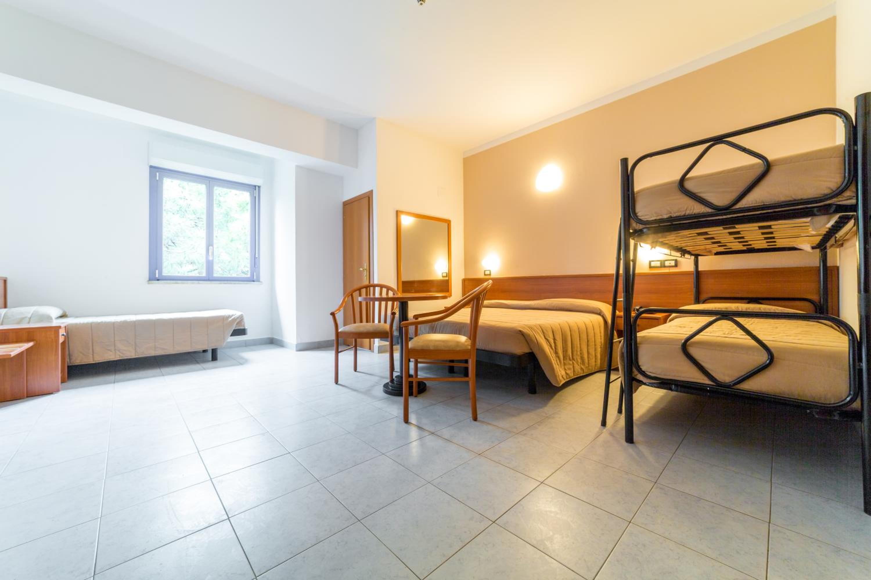Basic Quintuple Room