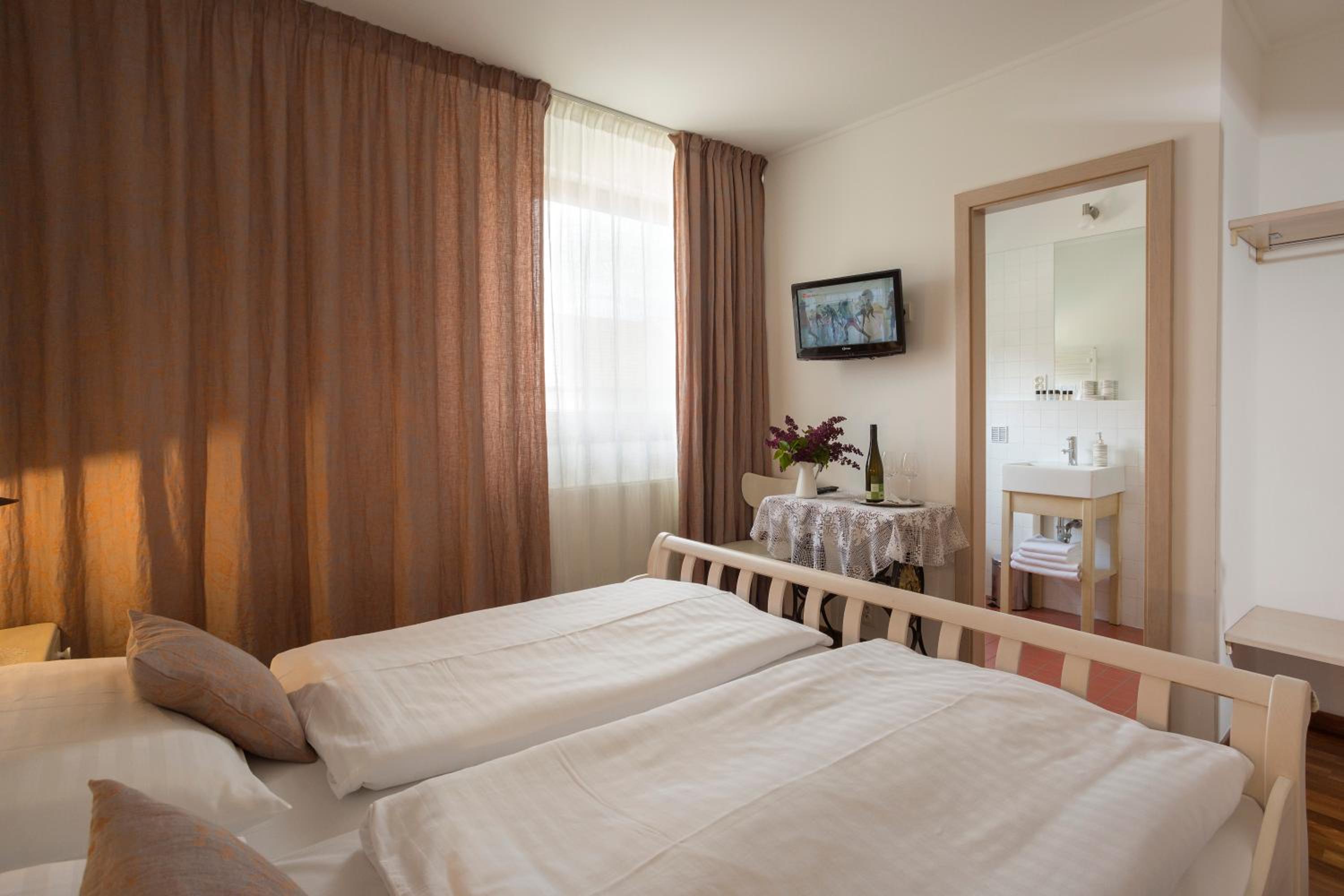 Standard Double Room photo 1